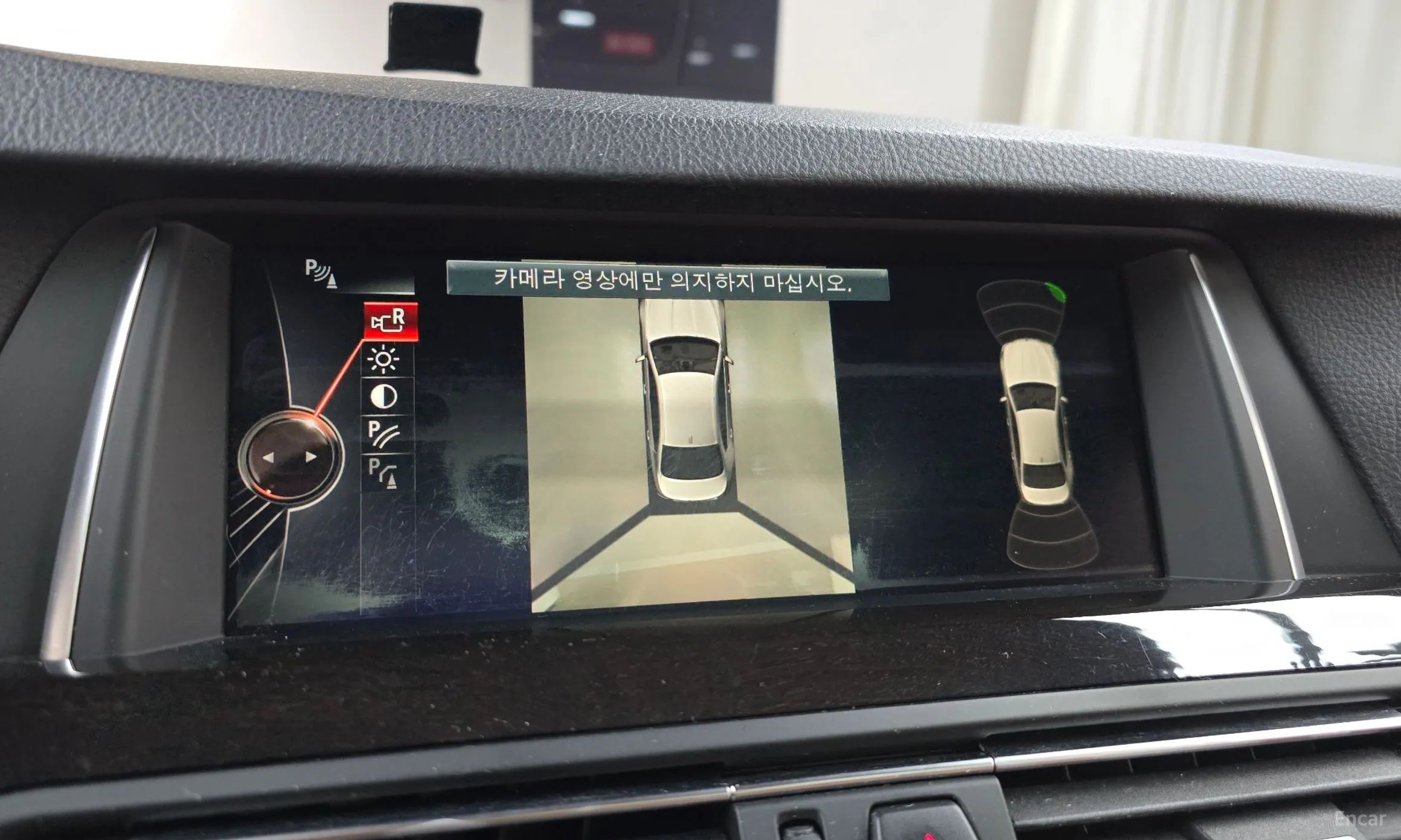 BMW 5 Series (F10) превью 15