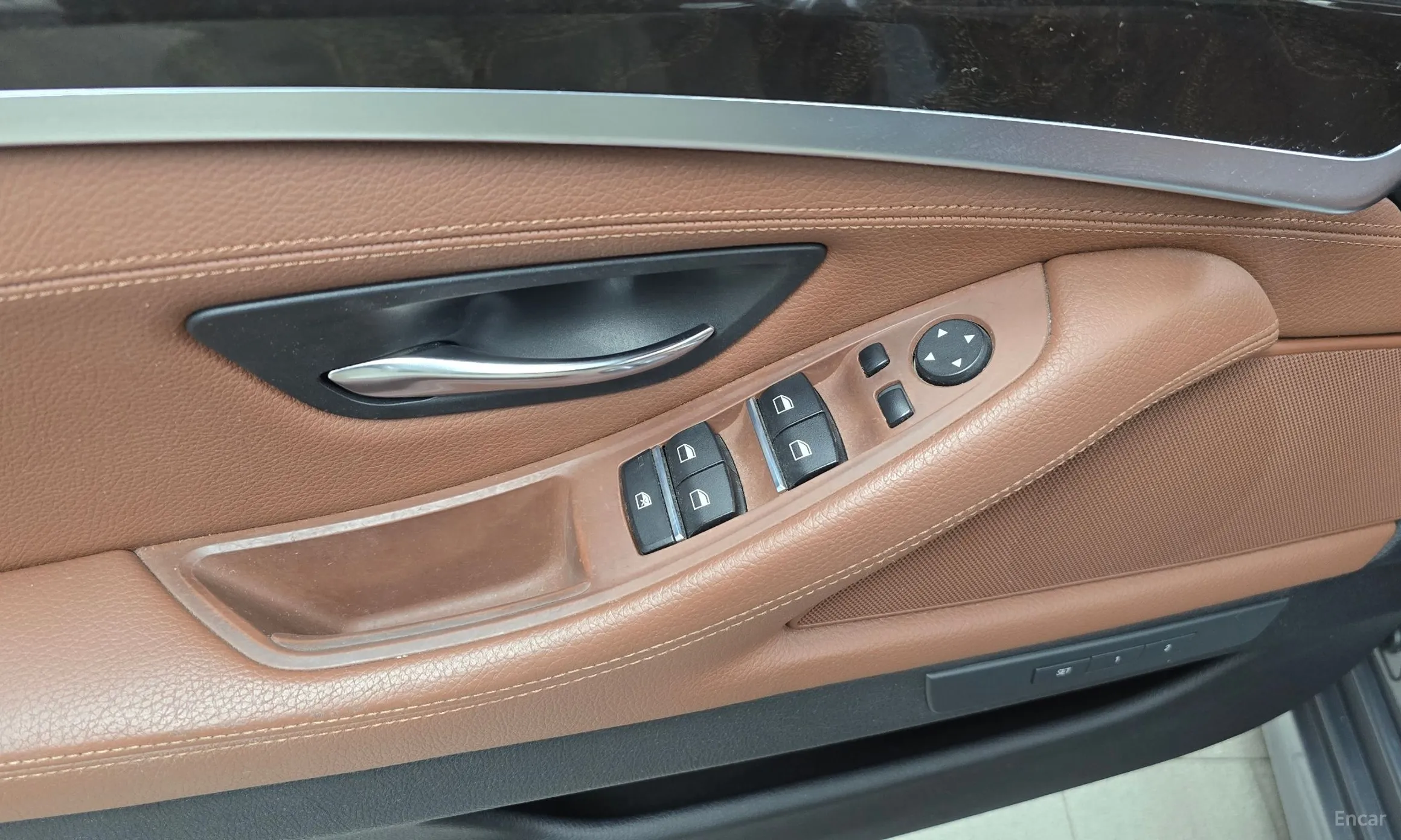 BMW 5 Series (F10) превью 17