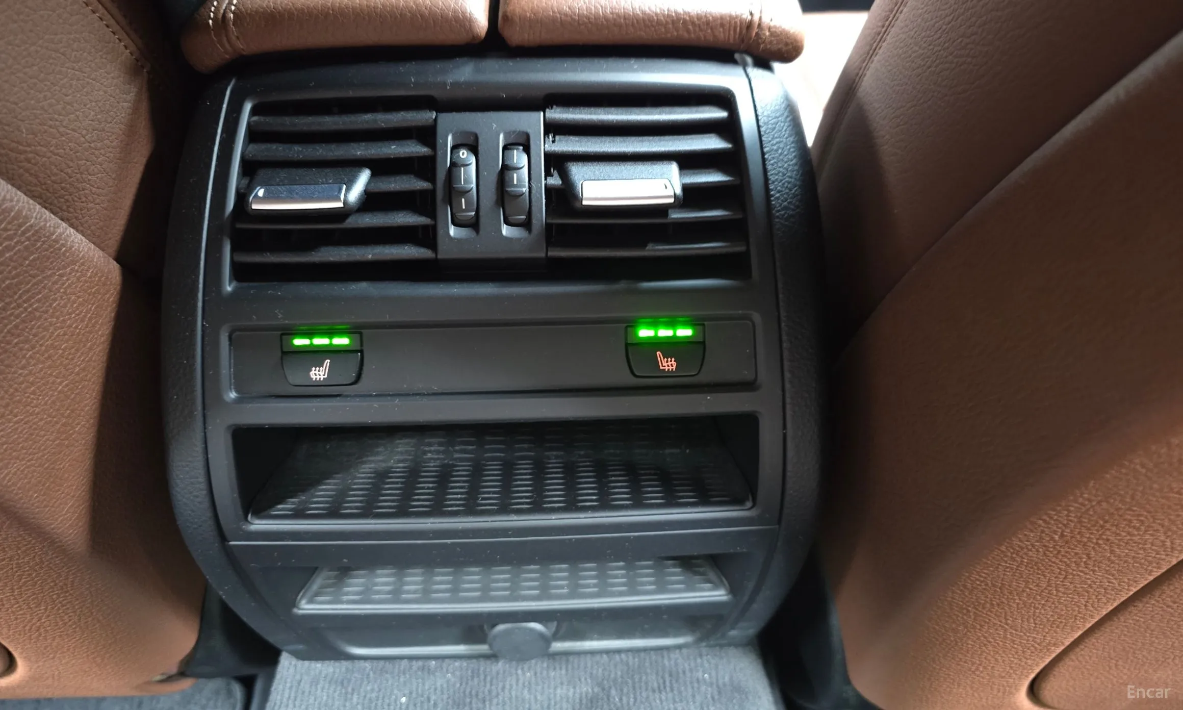 BMW 5 Series (F10) превью 18