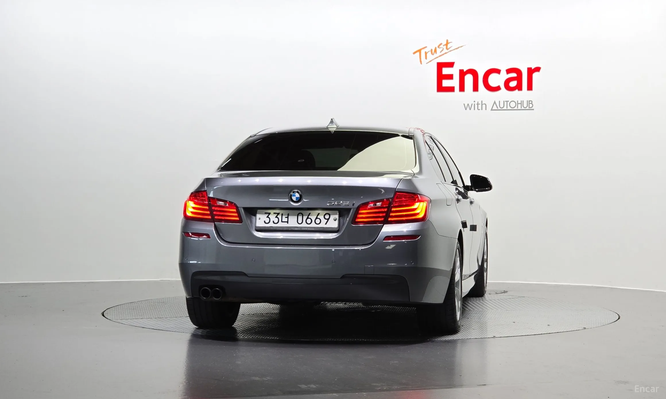 BMW 5 Series (F10) превью 4