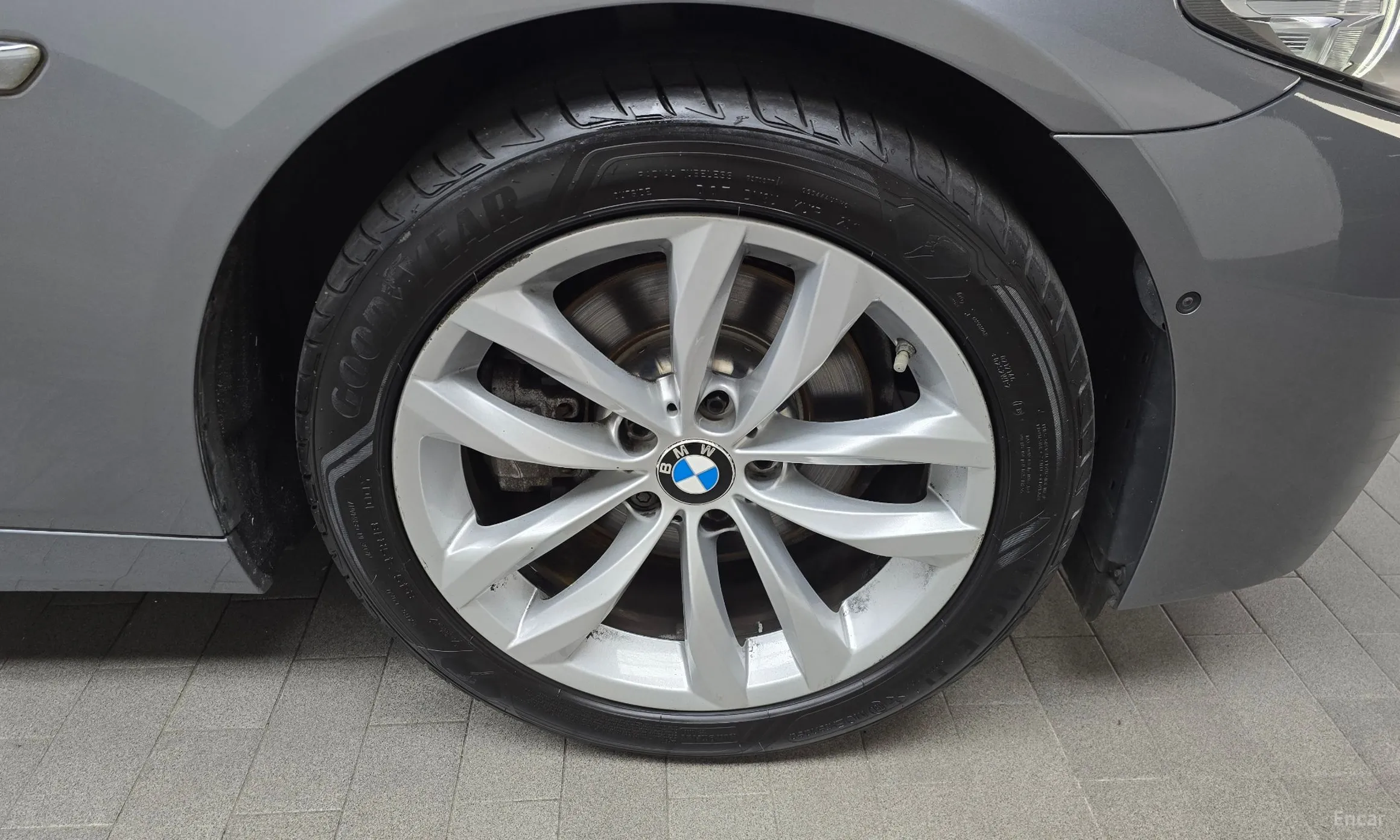 BMW 5 Series (F10) превью 5