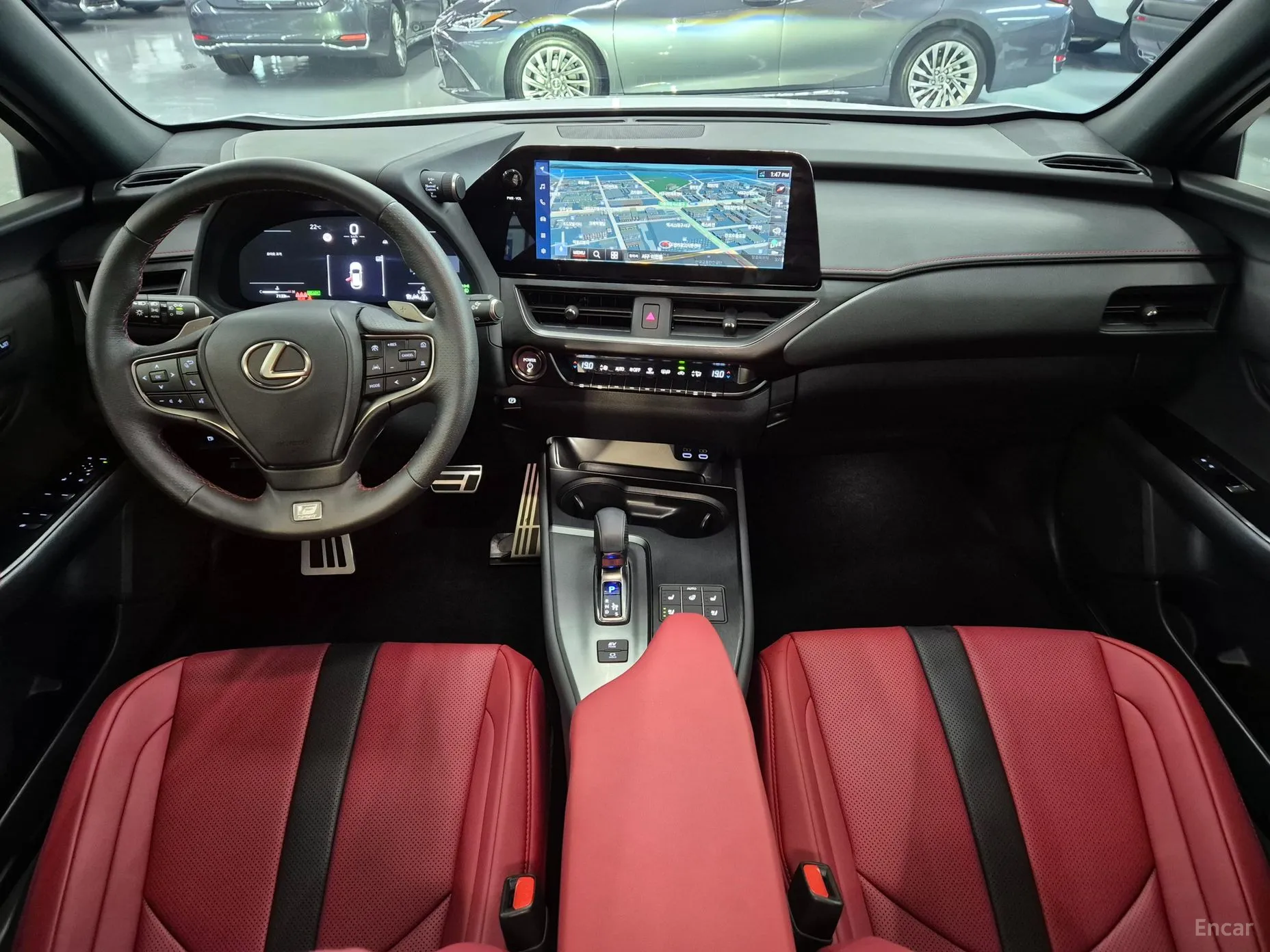 Lexus UX300h превью 7