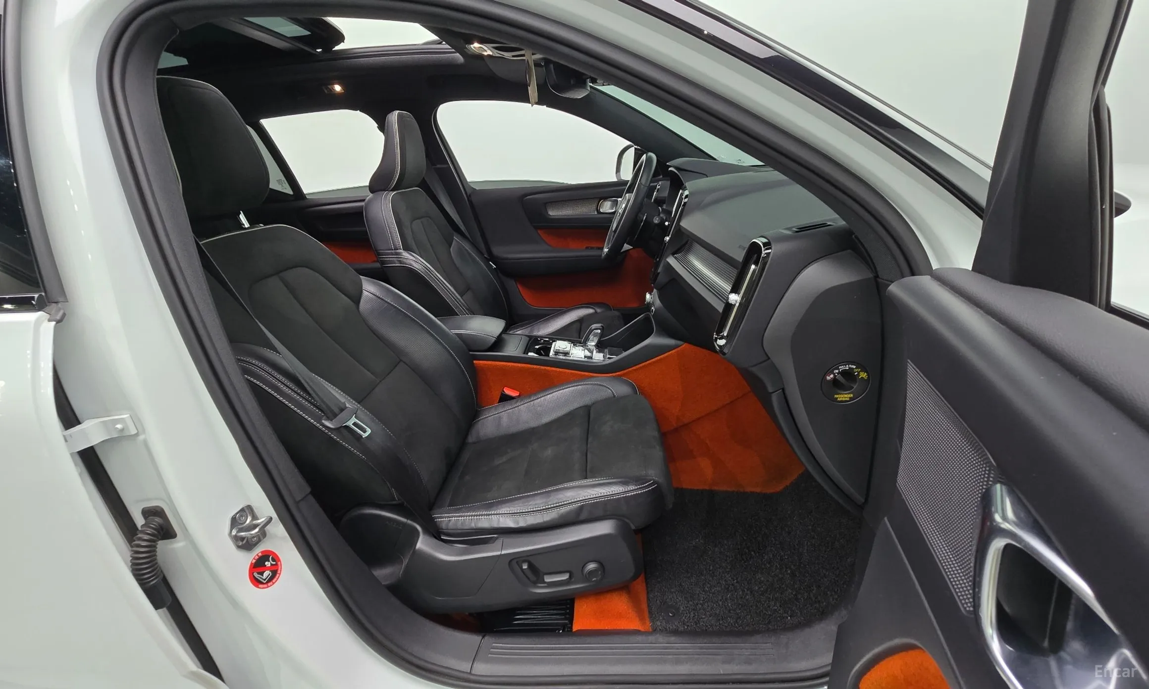 Volvo XC40 превью 11