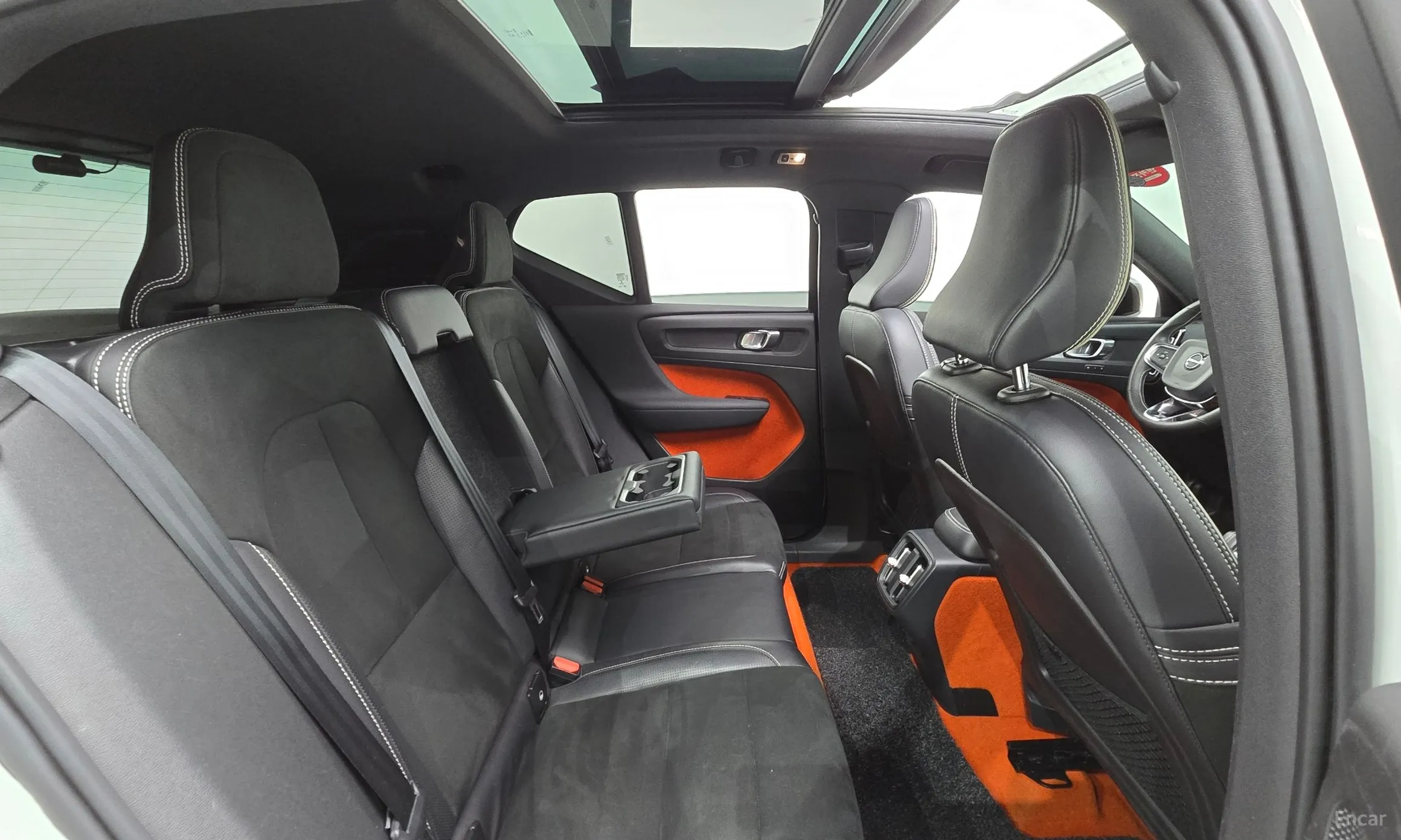 Volvo XC40 превью 12