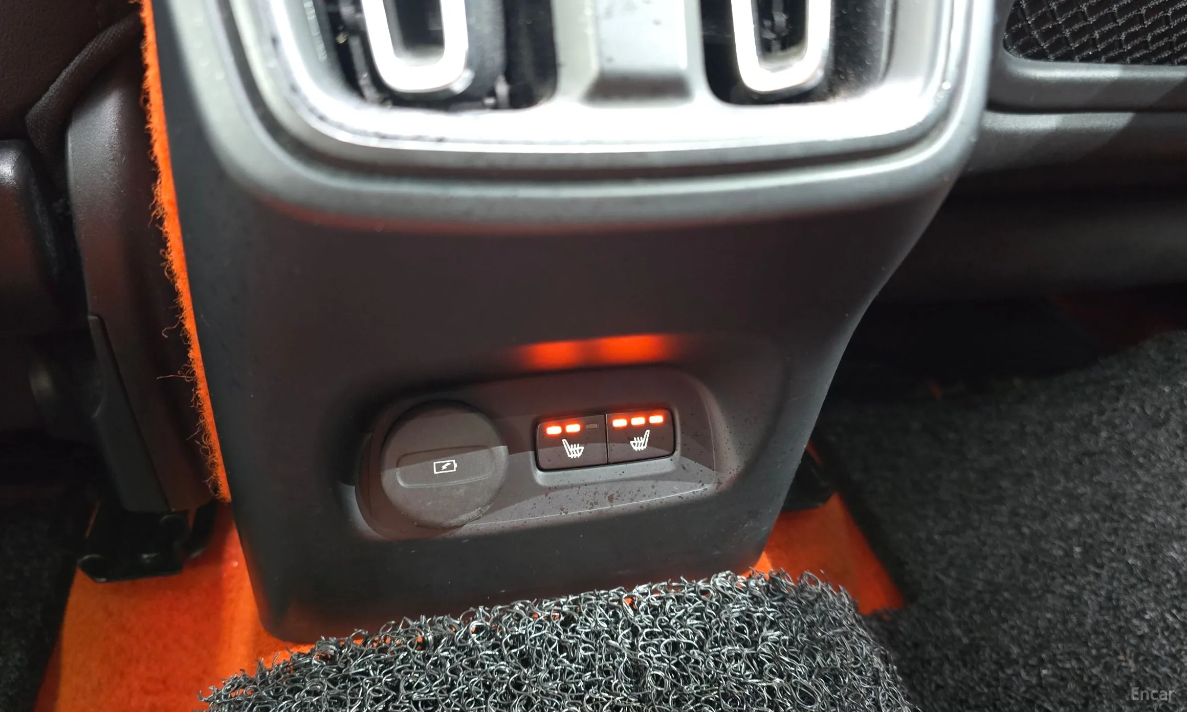 Volvo XC40 превью 19