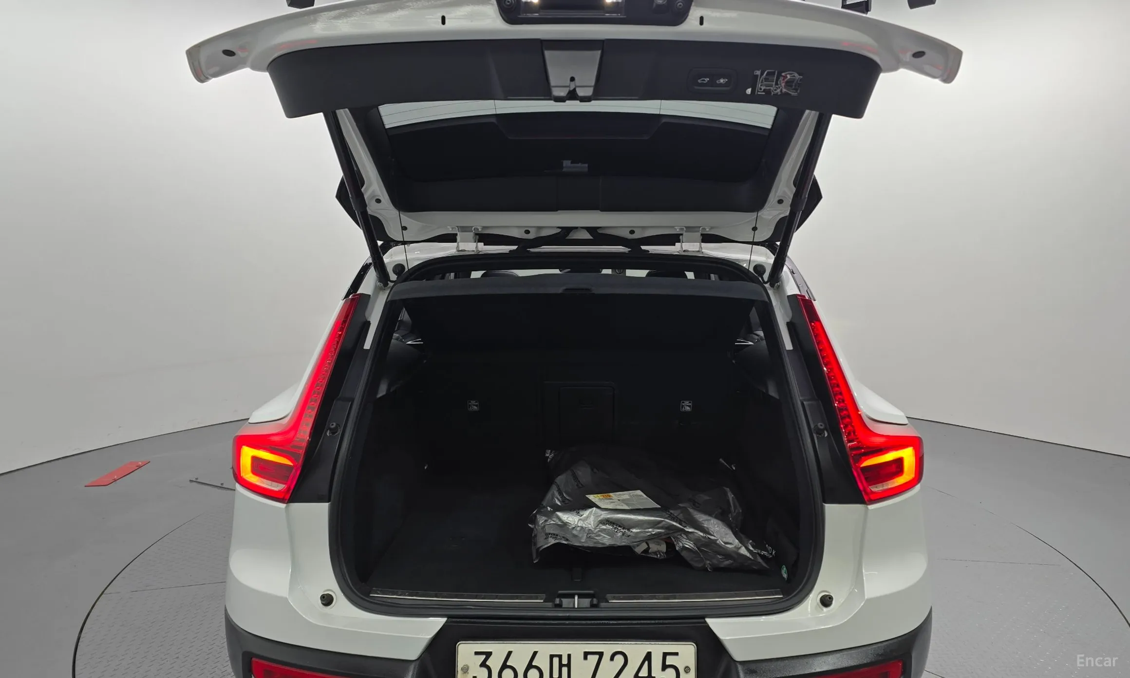 Volvo XC40 превью 20