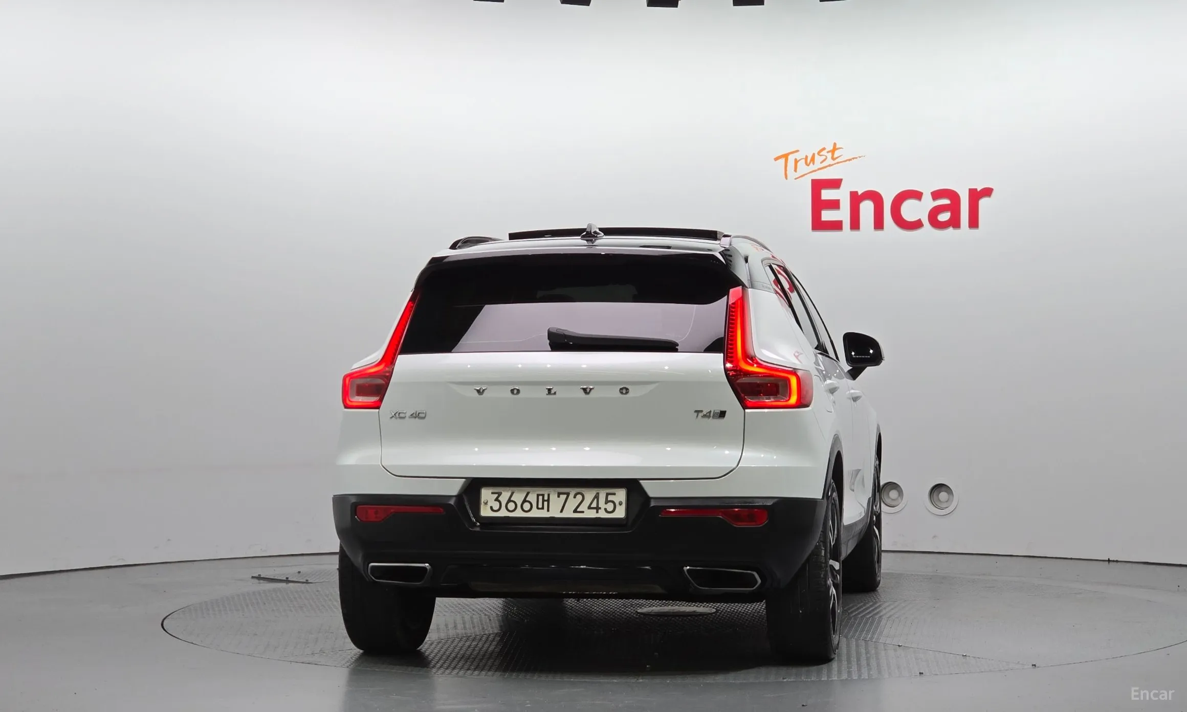 Volvo XC40 превью 4