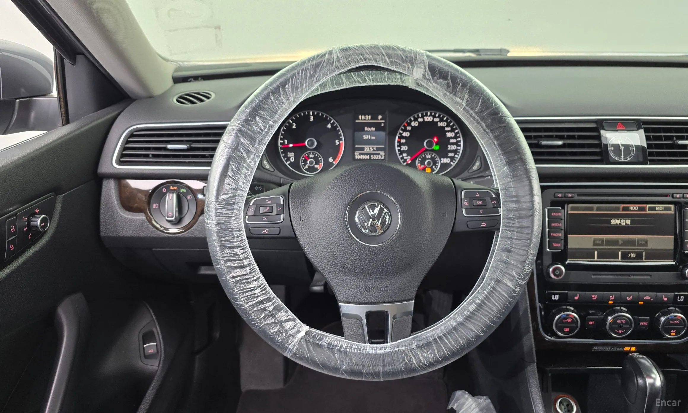 Volkswagen The New Passat превью 13