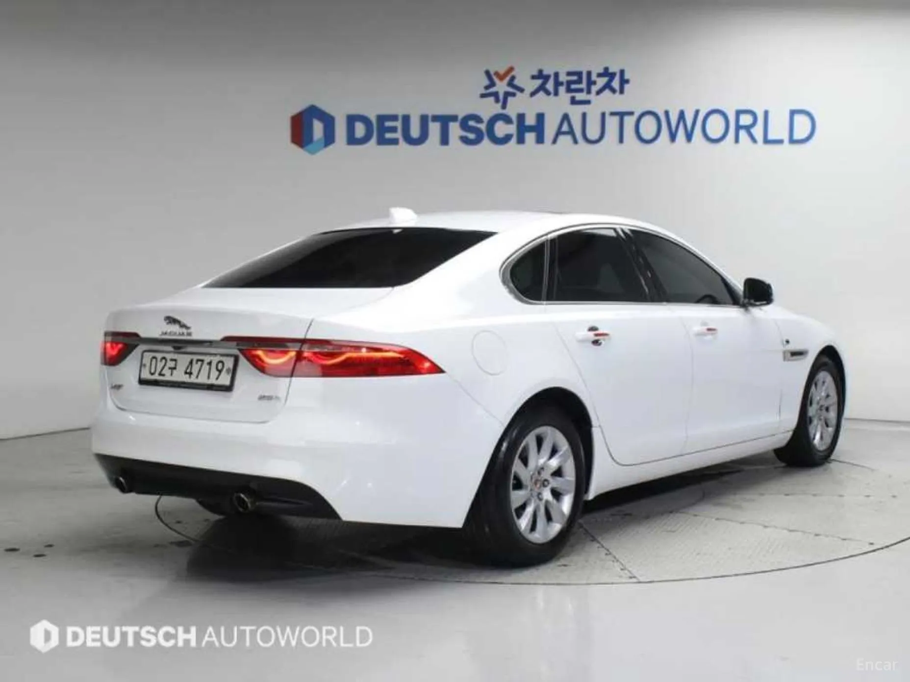 Jaguar XF (x260)