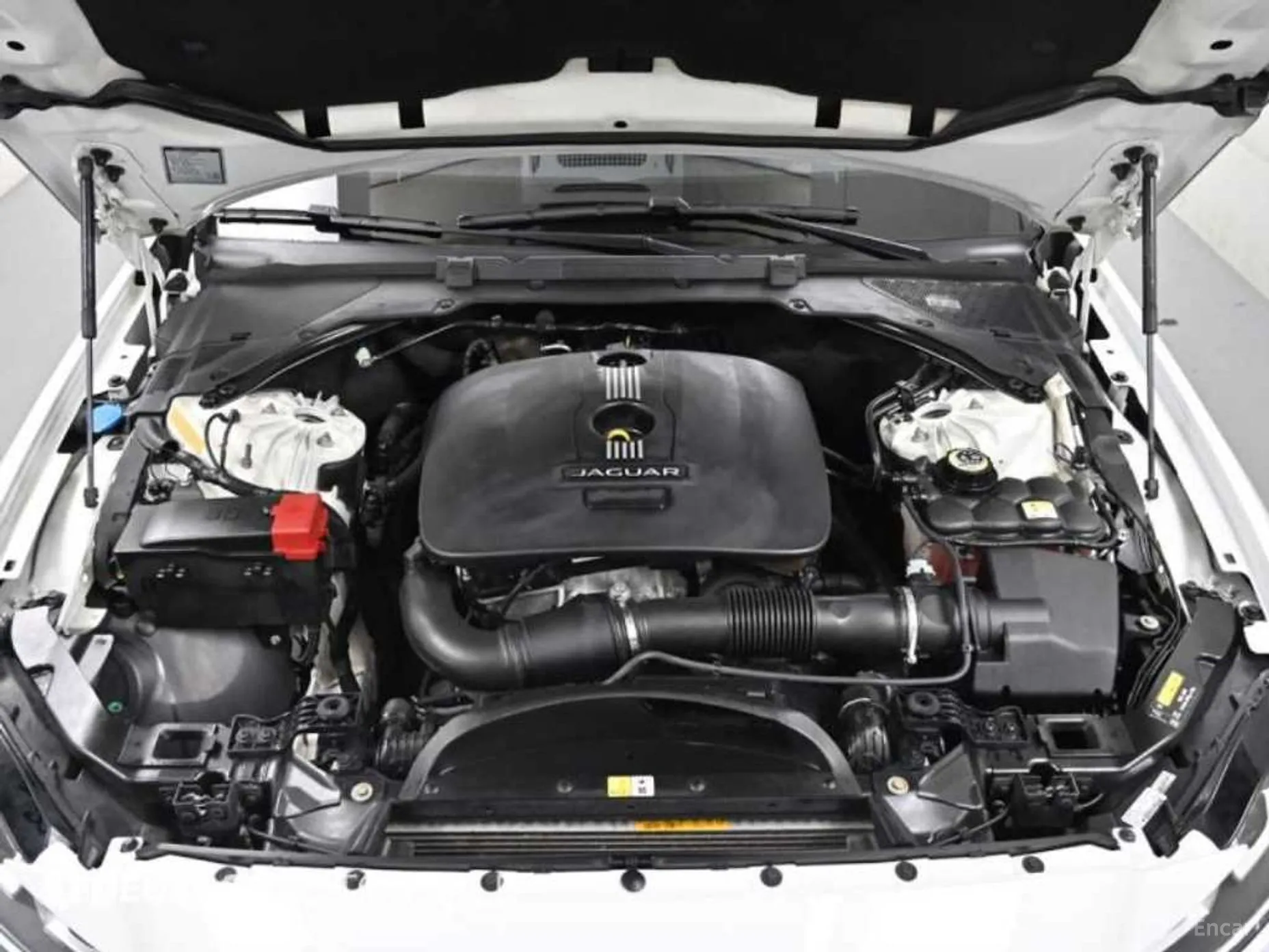 Jaguar XF (x260) превью 6