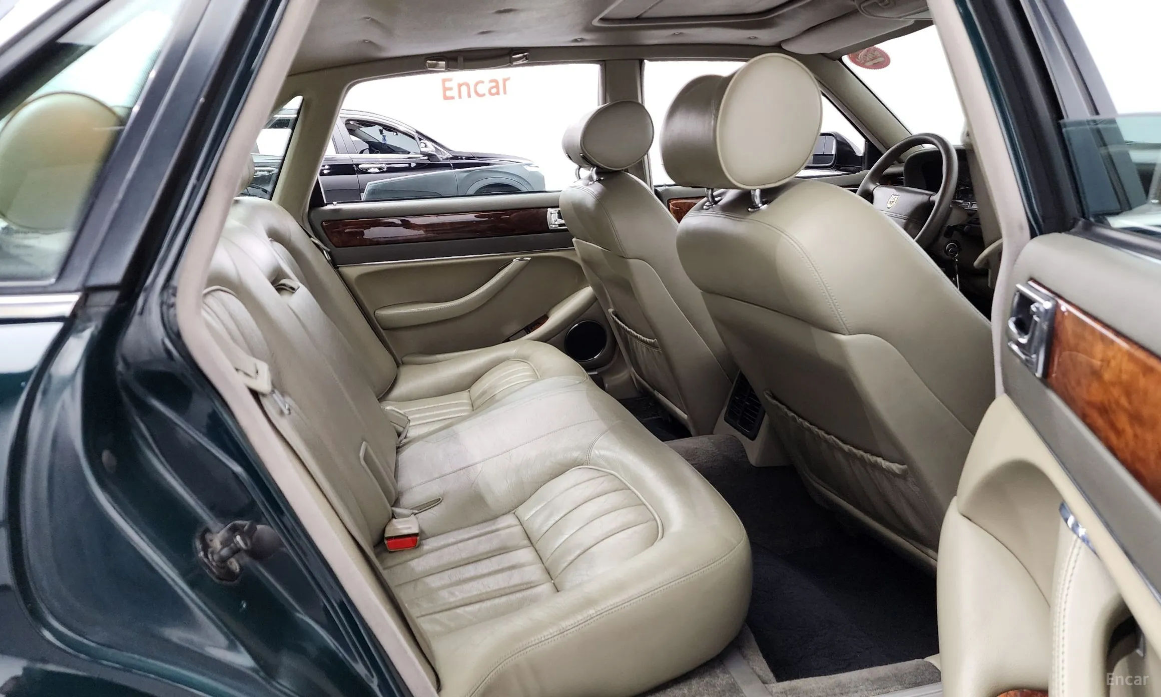 Jaguar XJ-6 превью 12