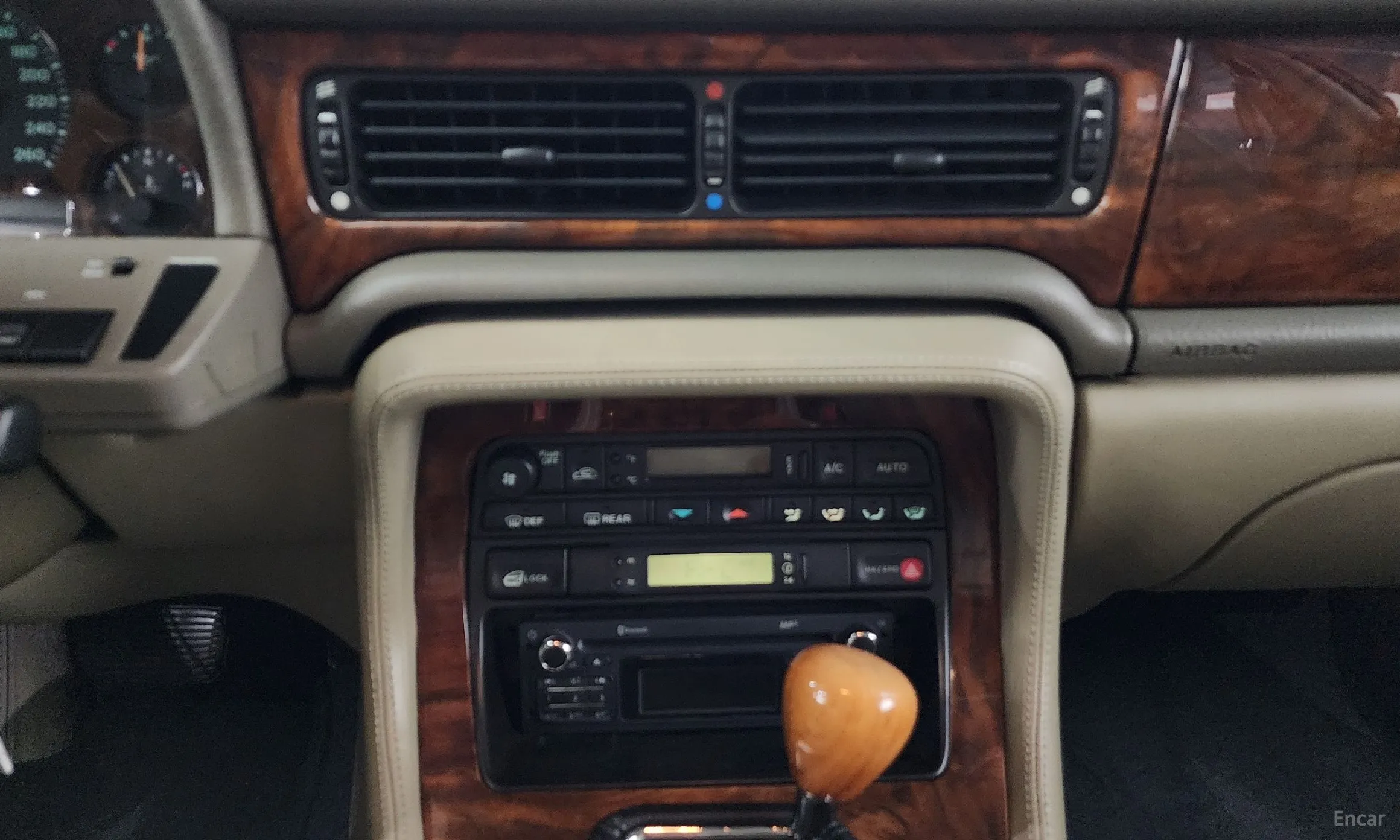 Jaguar XJ-6 превью 16