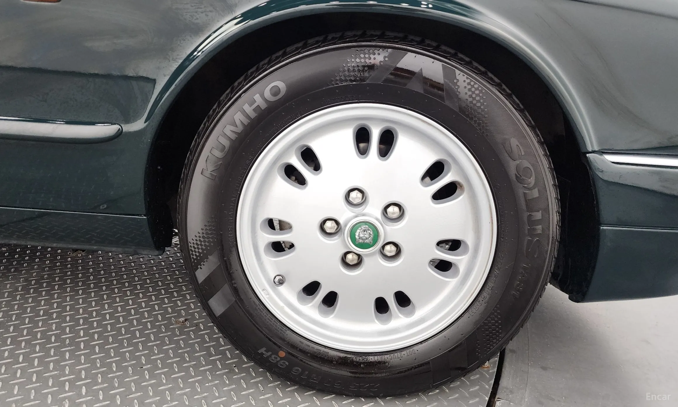 Jaguar XJ-6 превью 5