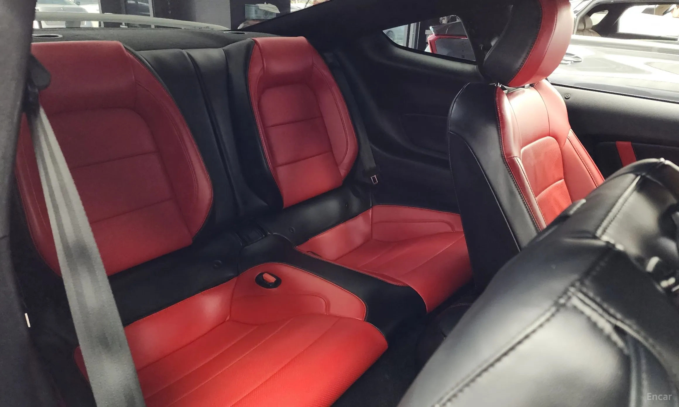 Ford Mustang превью 12