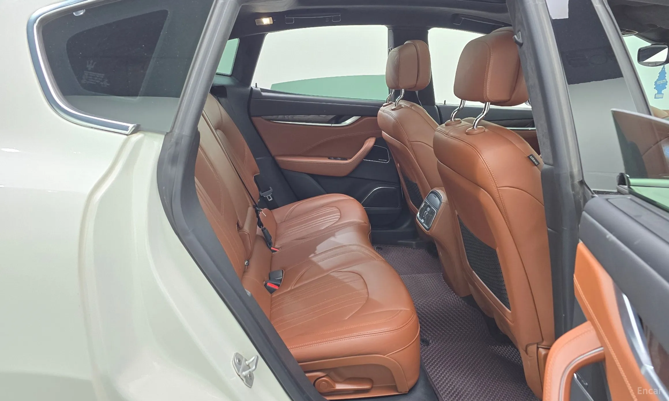 Maserati Levante превью 12