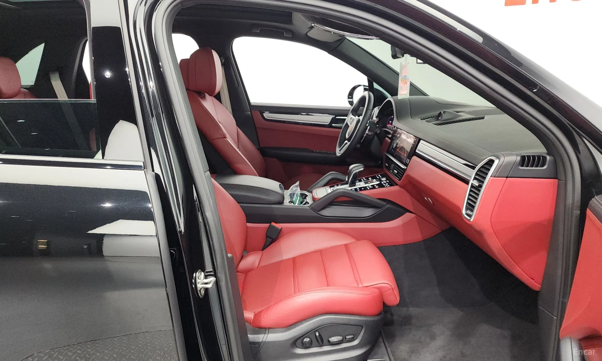 Porsche Cayenne (PO536) превью 11
