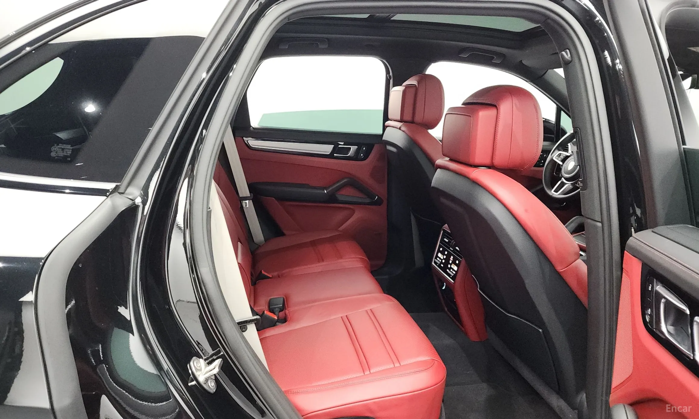 Porsche Cayenne (PO536) превью 12
