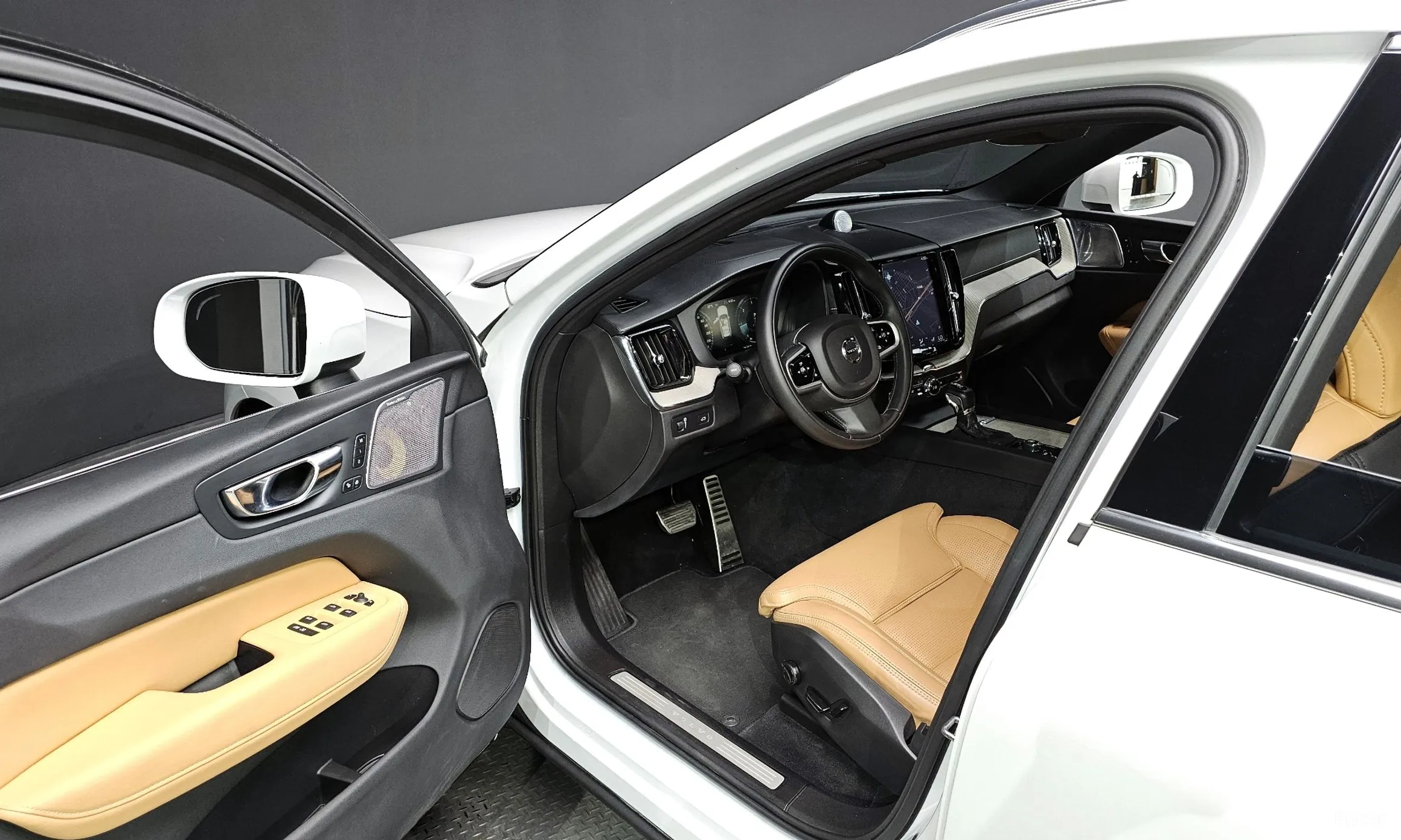 Volvo XC60 Gen 2 превью 10