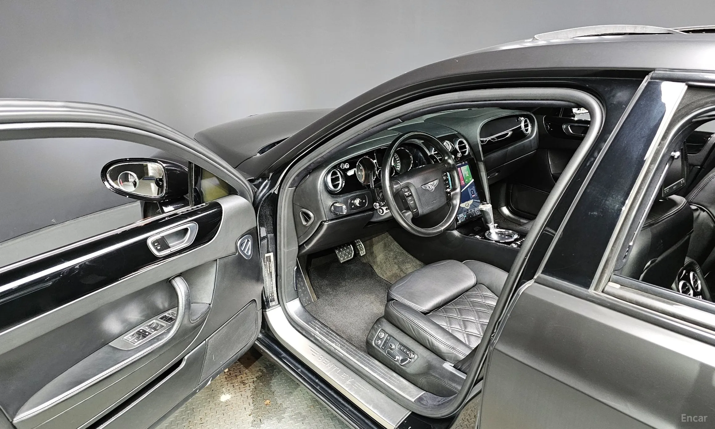 Bentley Flying Spur Gen 1 превью 10