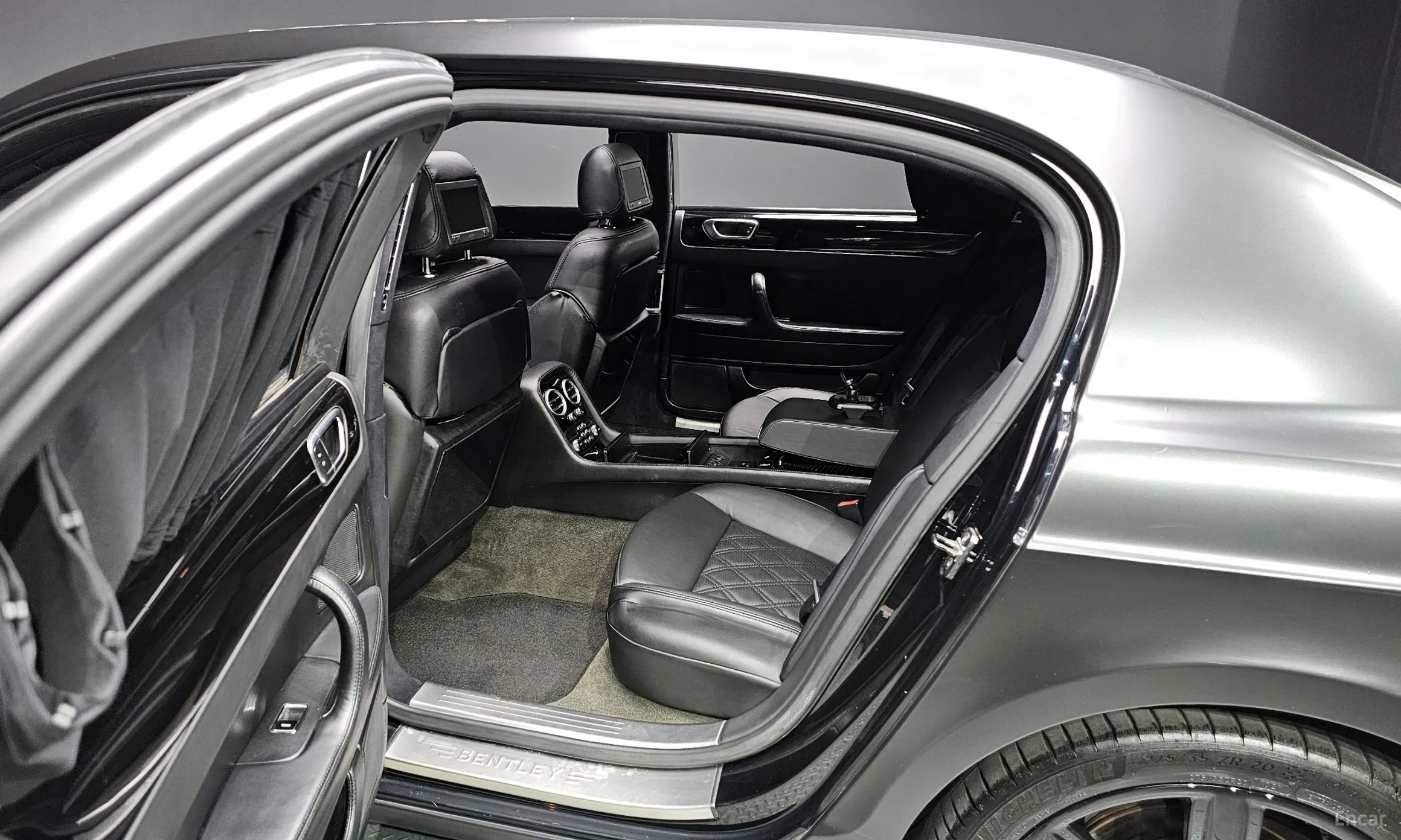 Bentley Flying Spur Gen 1 превью 11