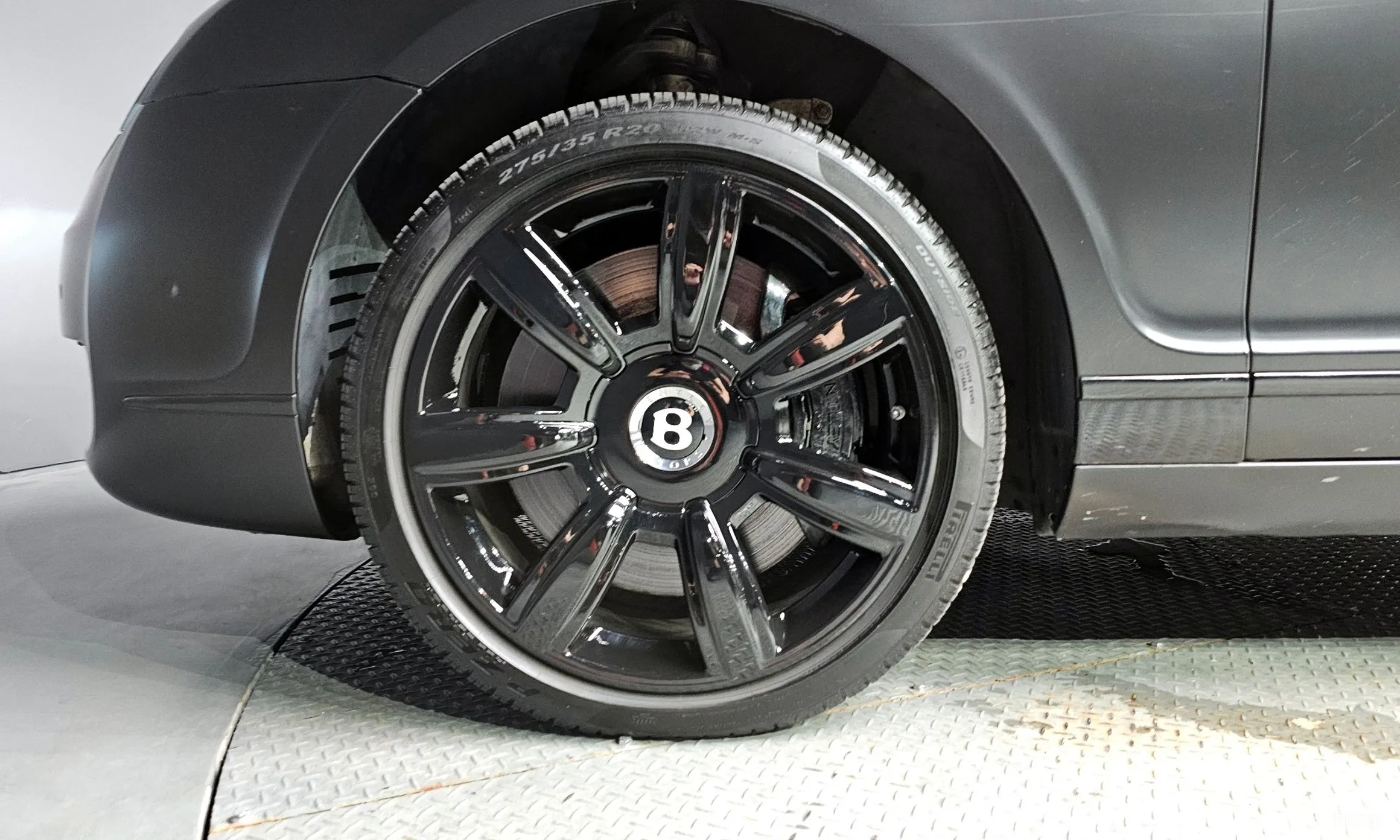 Bentley Flying Spur Gen 1 превью 5