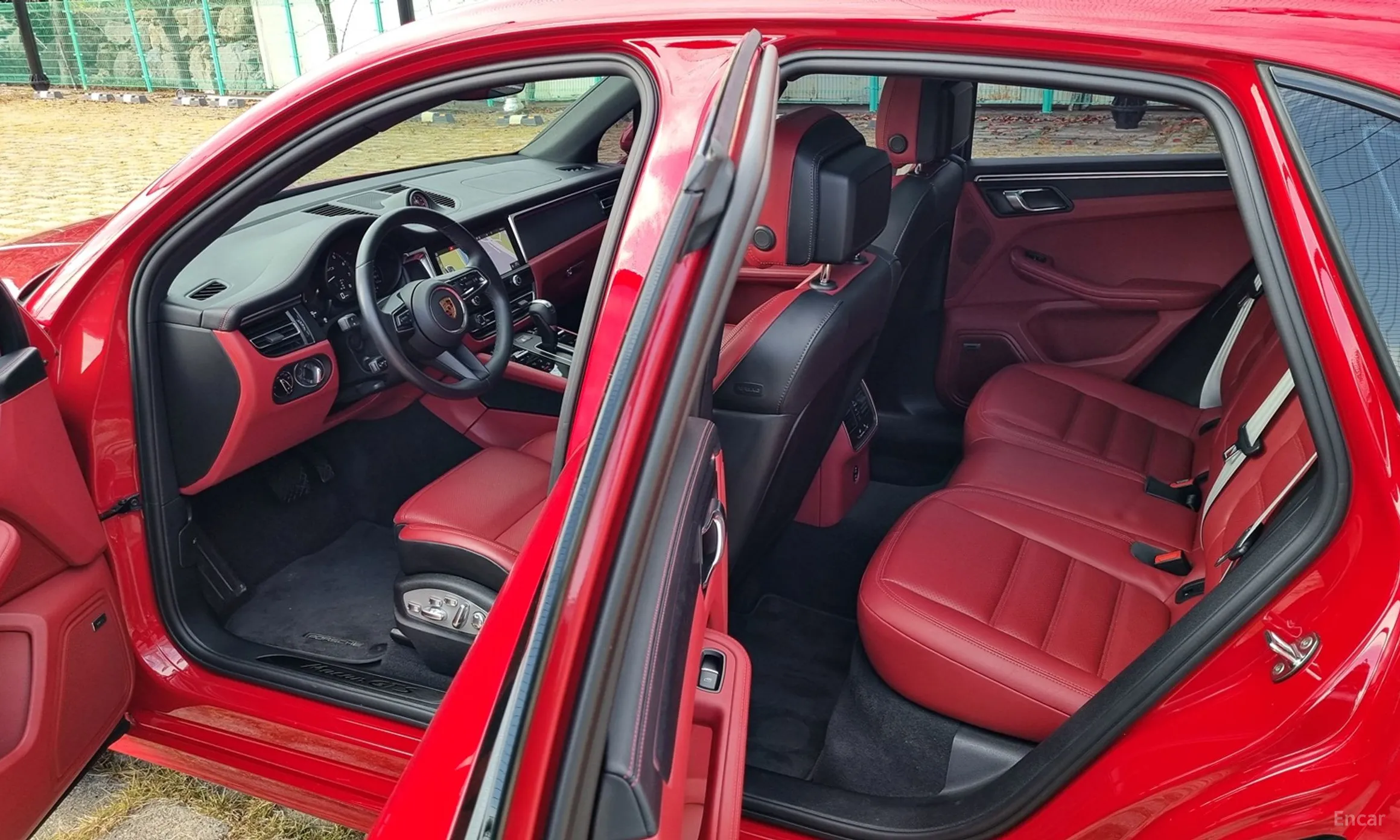 Porsche Macan превью 14