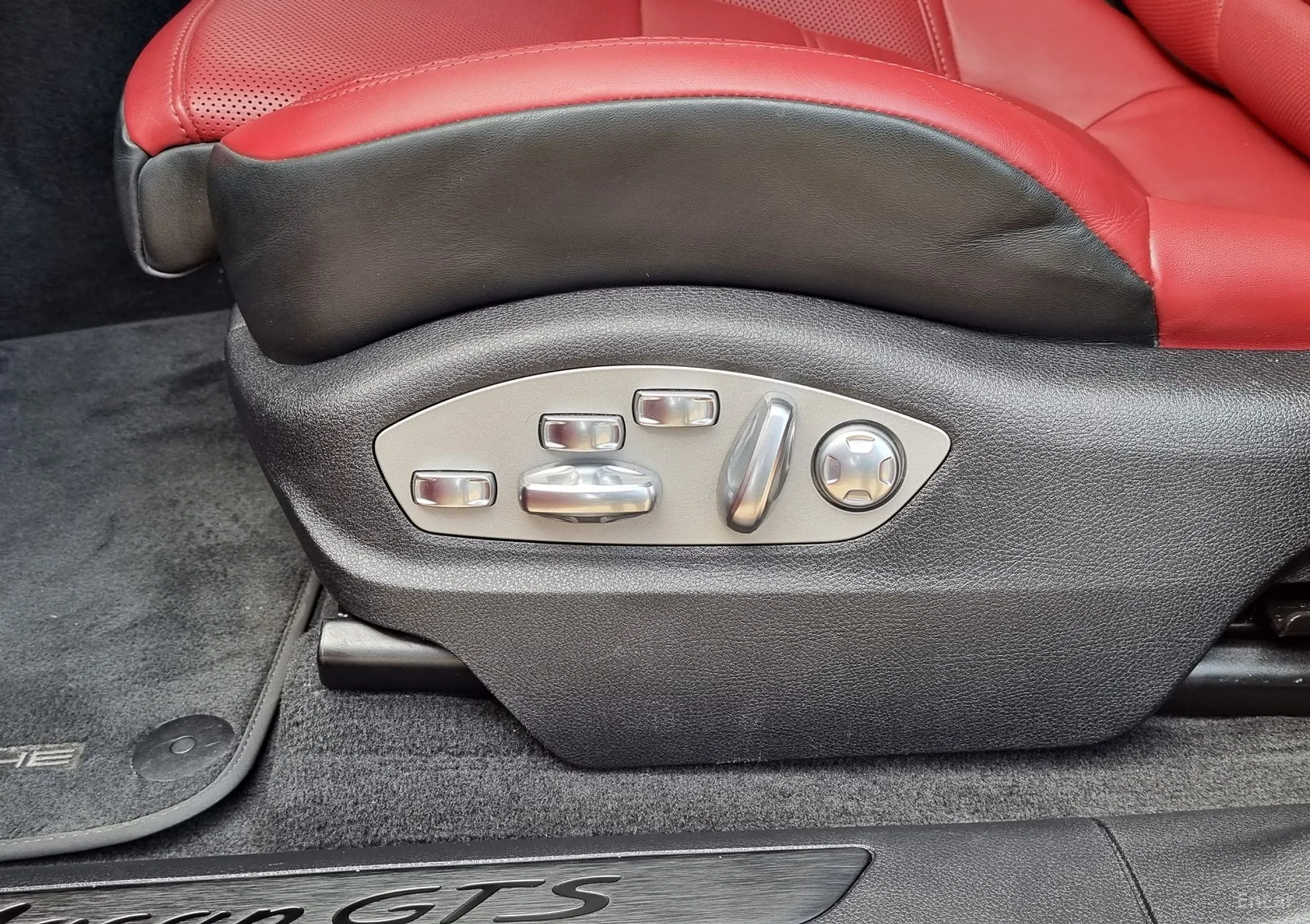Porsche Macan превью 19