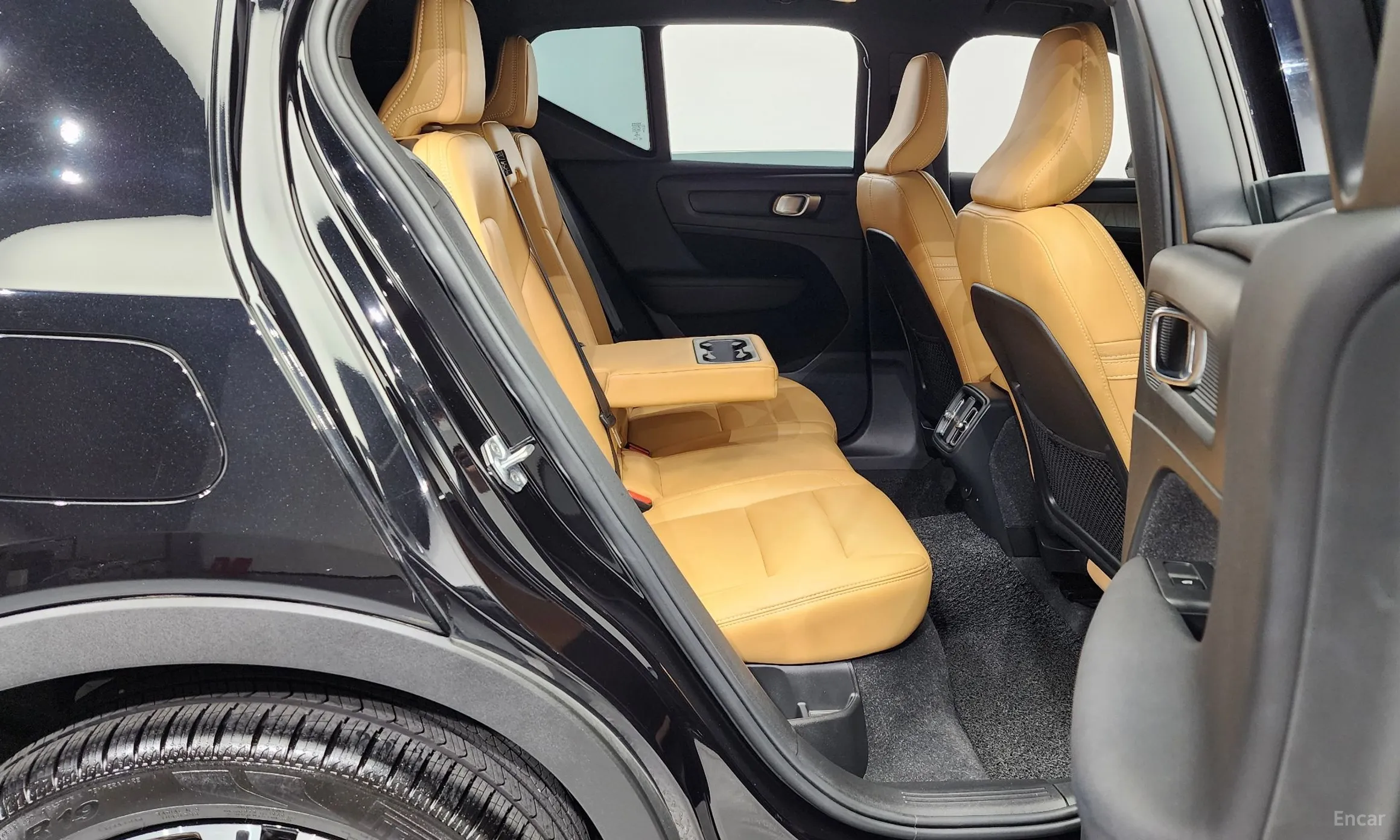 Volvo XC40 превью 12