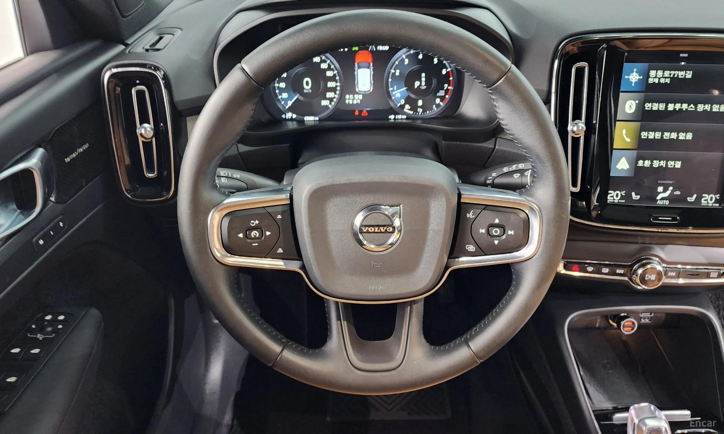 Volvo XC40 превью 13