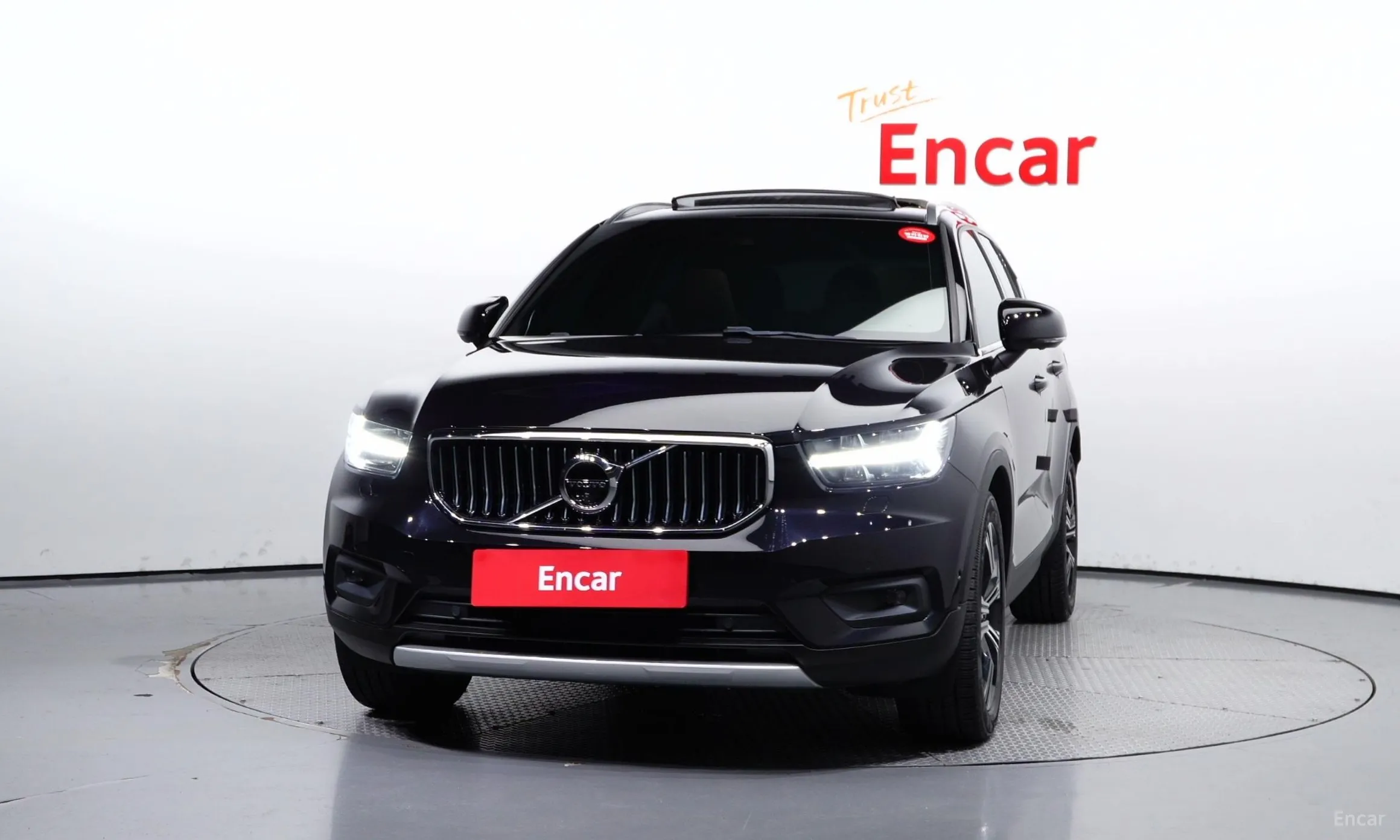 Volvo XC40 превью 3
