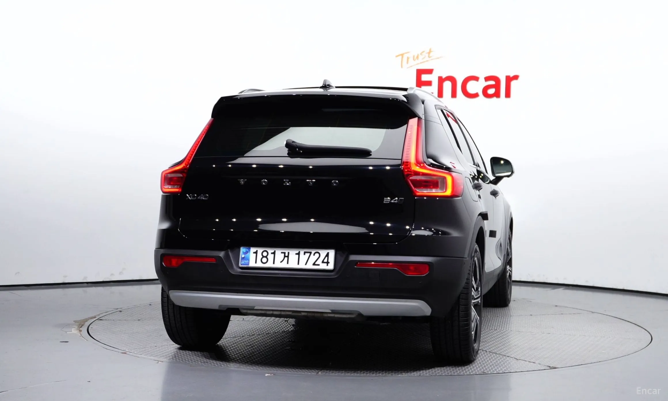 Volvo XC40 превью 4