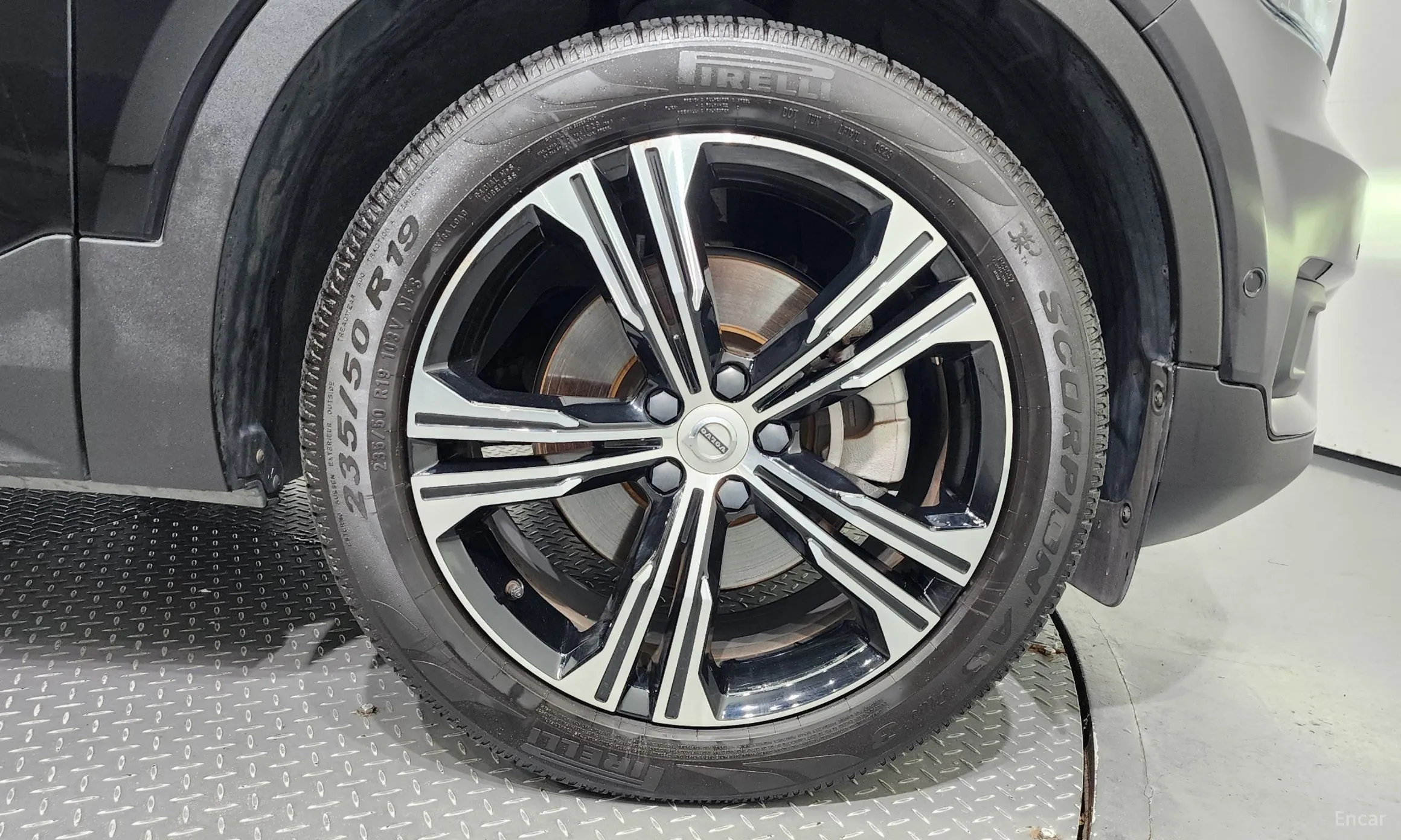 Volvo XC40 превью 5