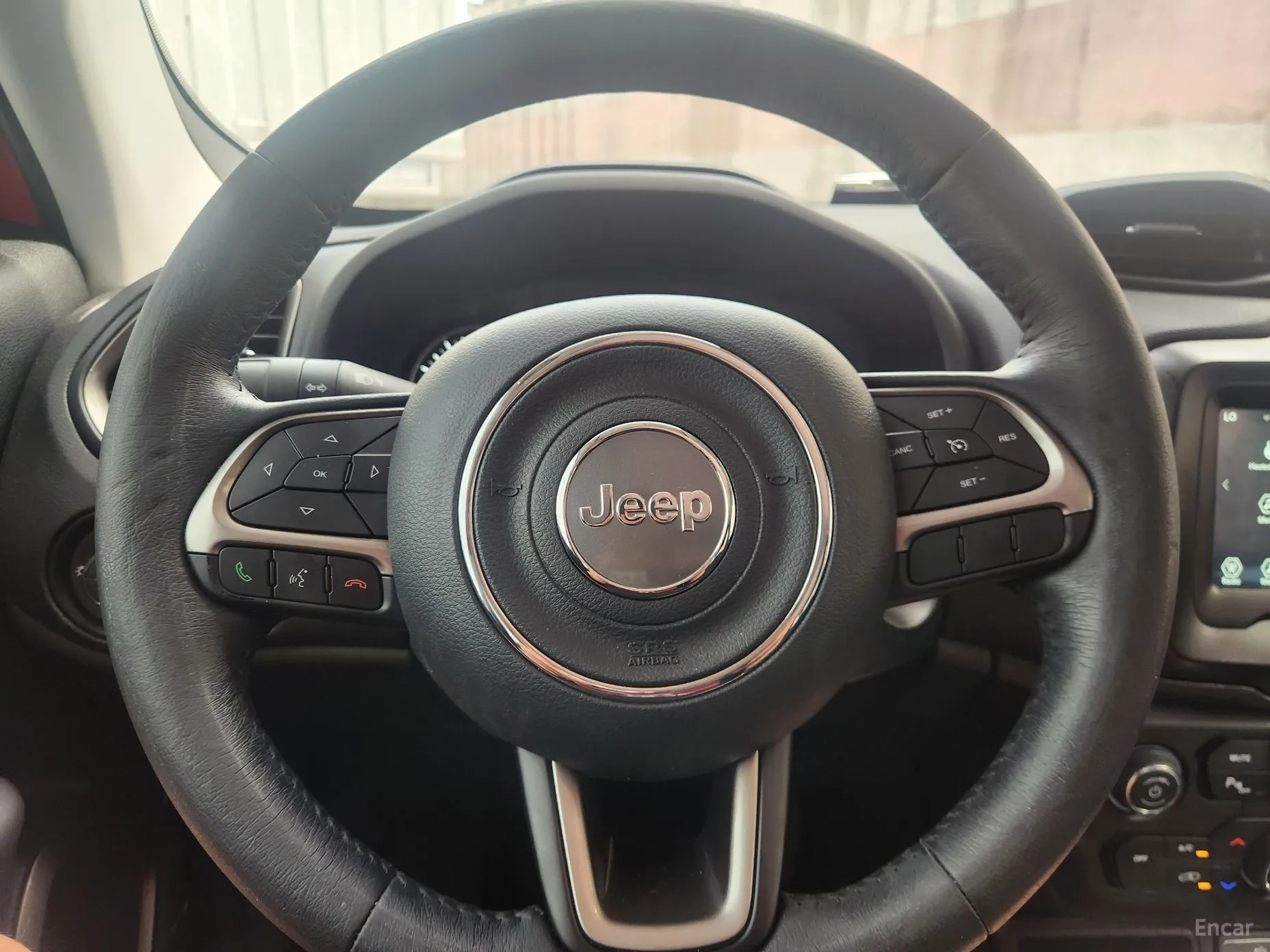 Jeep Renegade превью 10