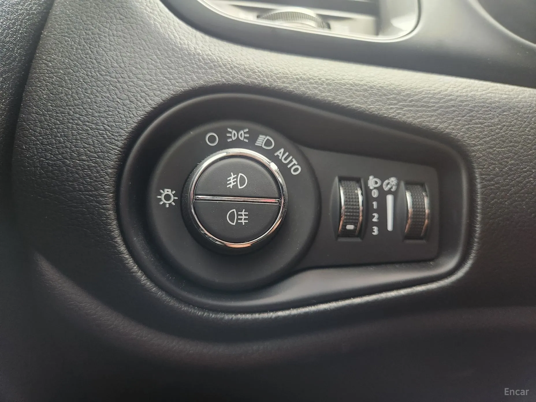 Jeep Renegade превью 12