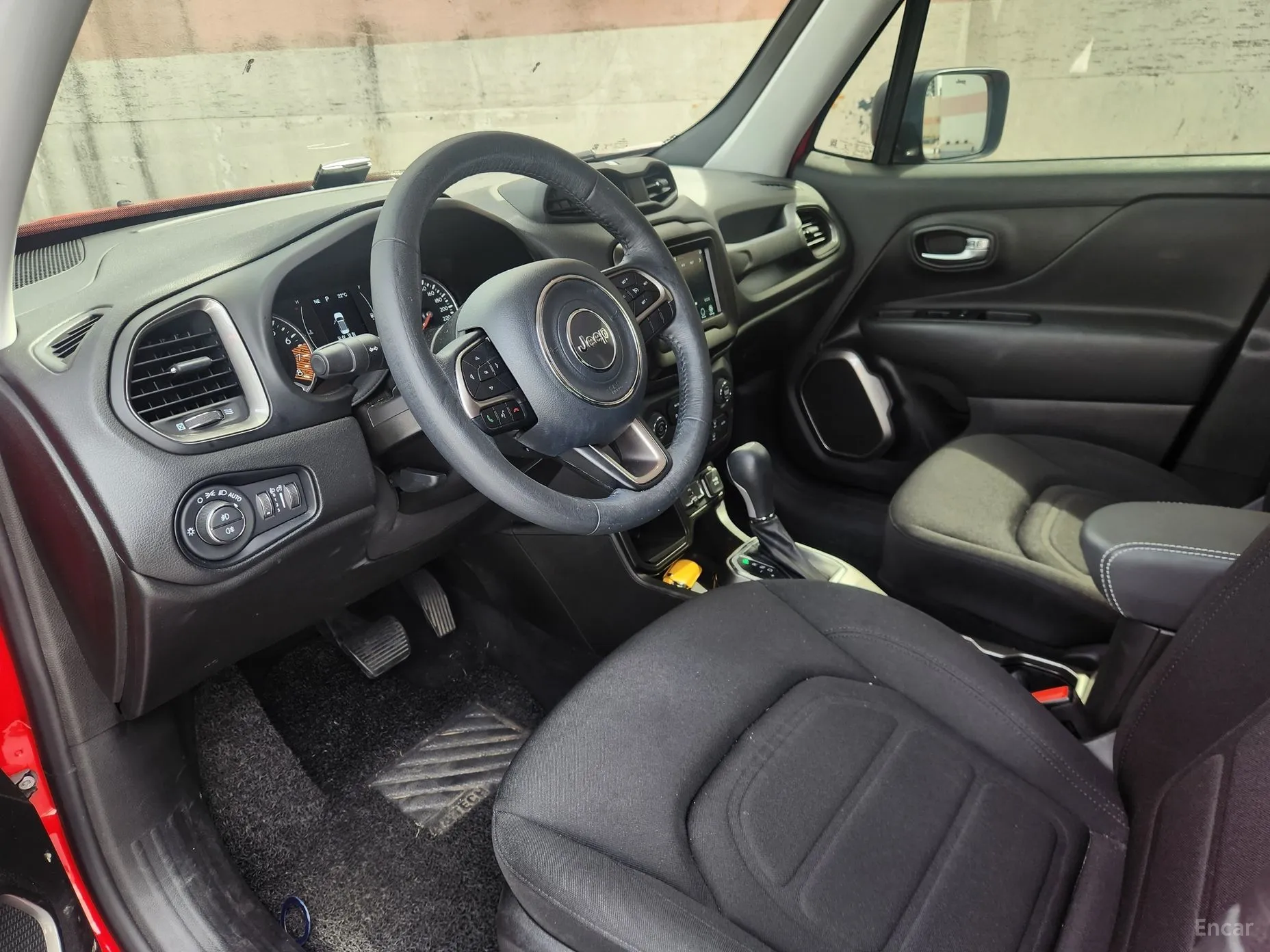 Jeep Renegade превью 5