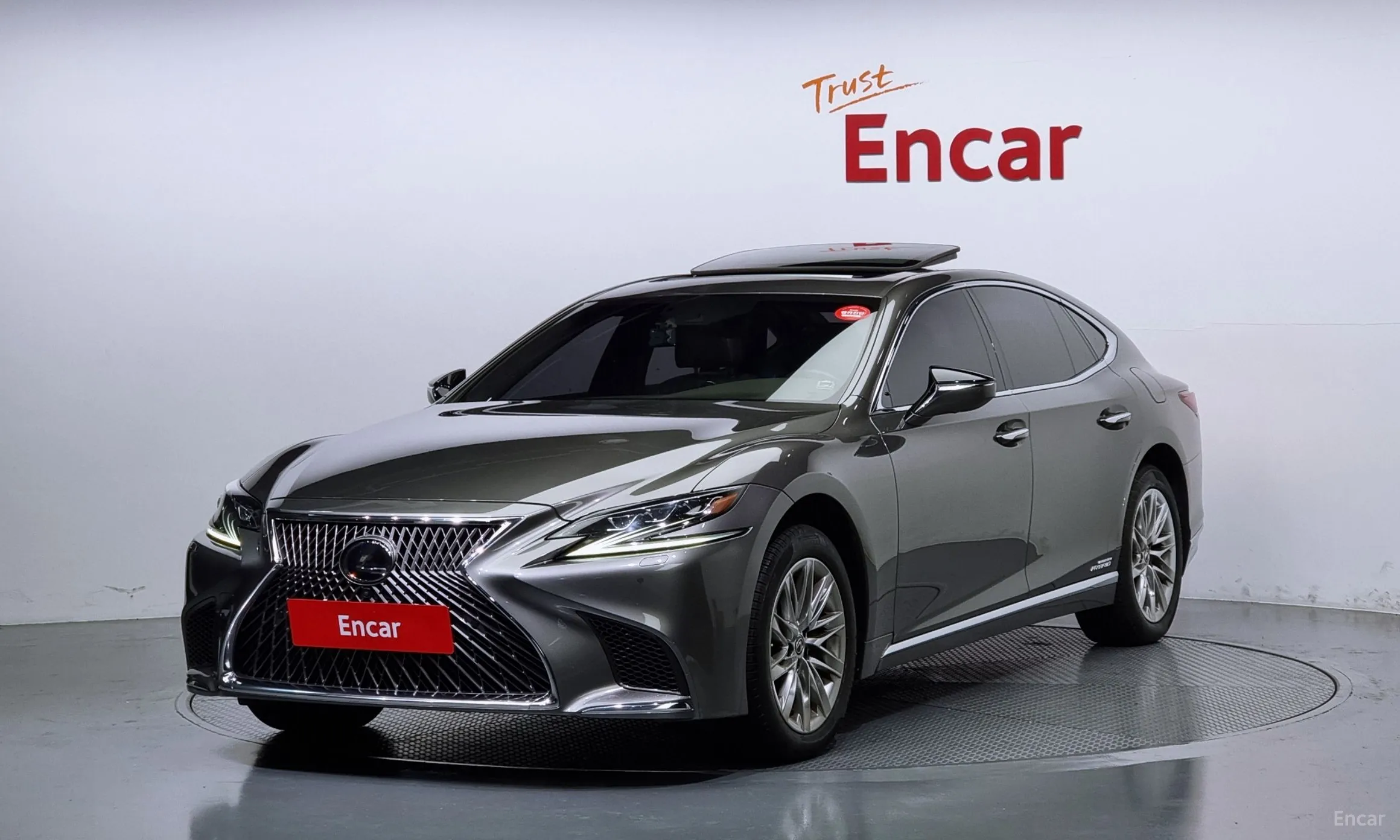 Lexus LS500h Gen 5