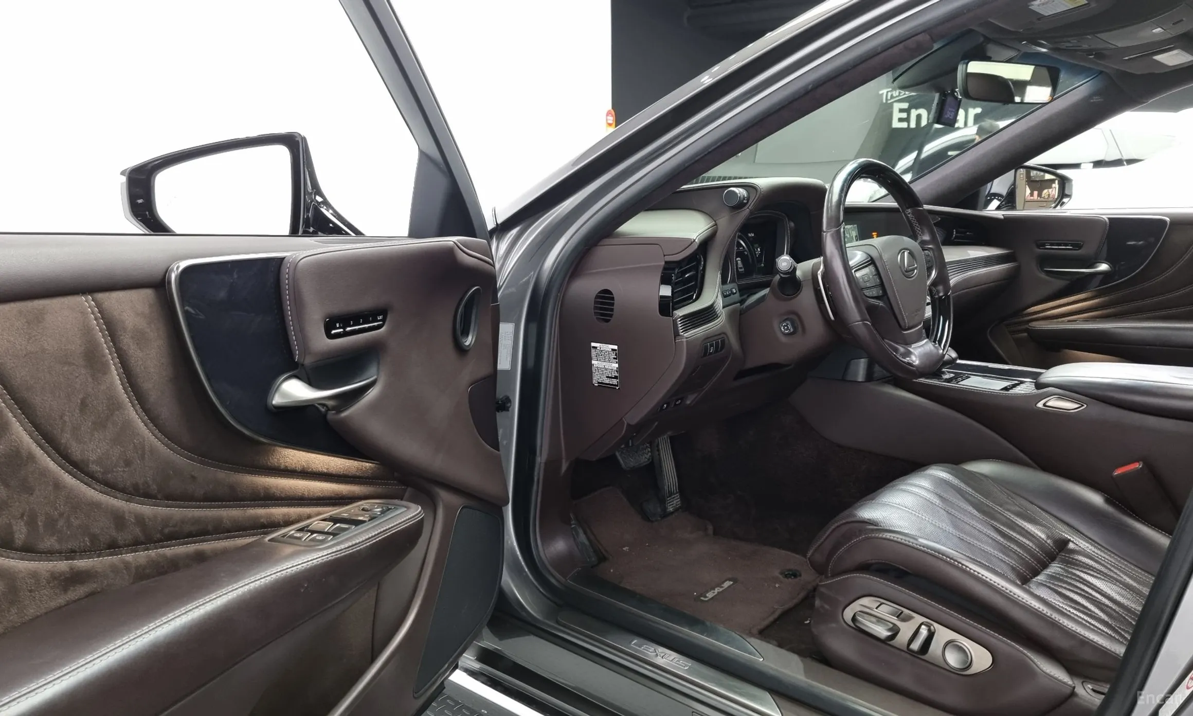 Lexus LS500h Gen 5 превью 11
