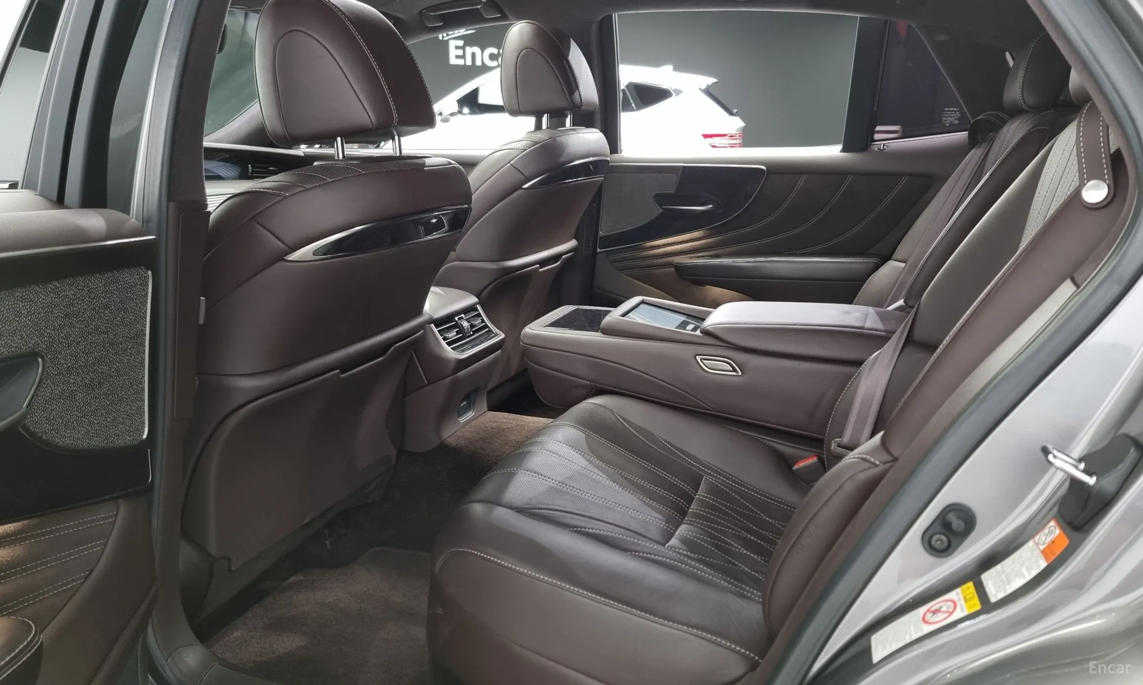 Lexus LS500h Gen 5 превью 12