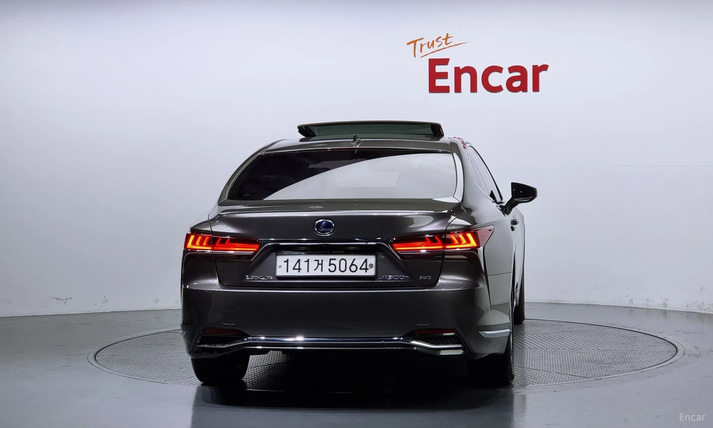 Lexus LS500h Gen 5 превью 4