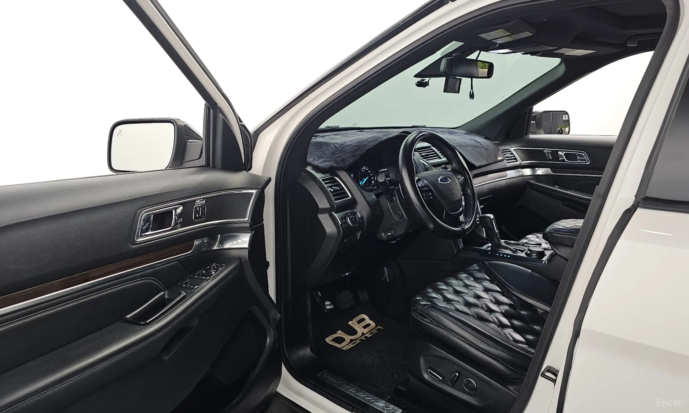 Ford Explorer превью 10