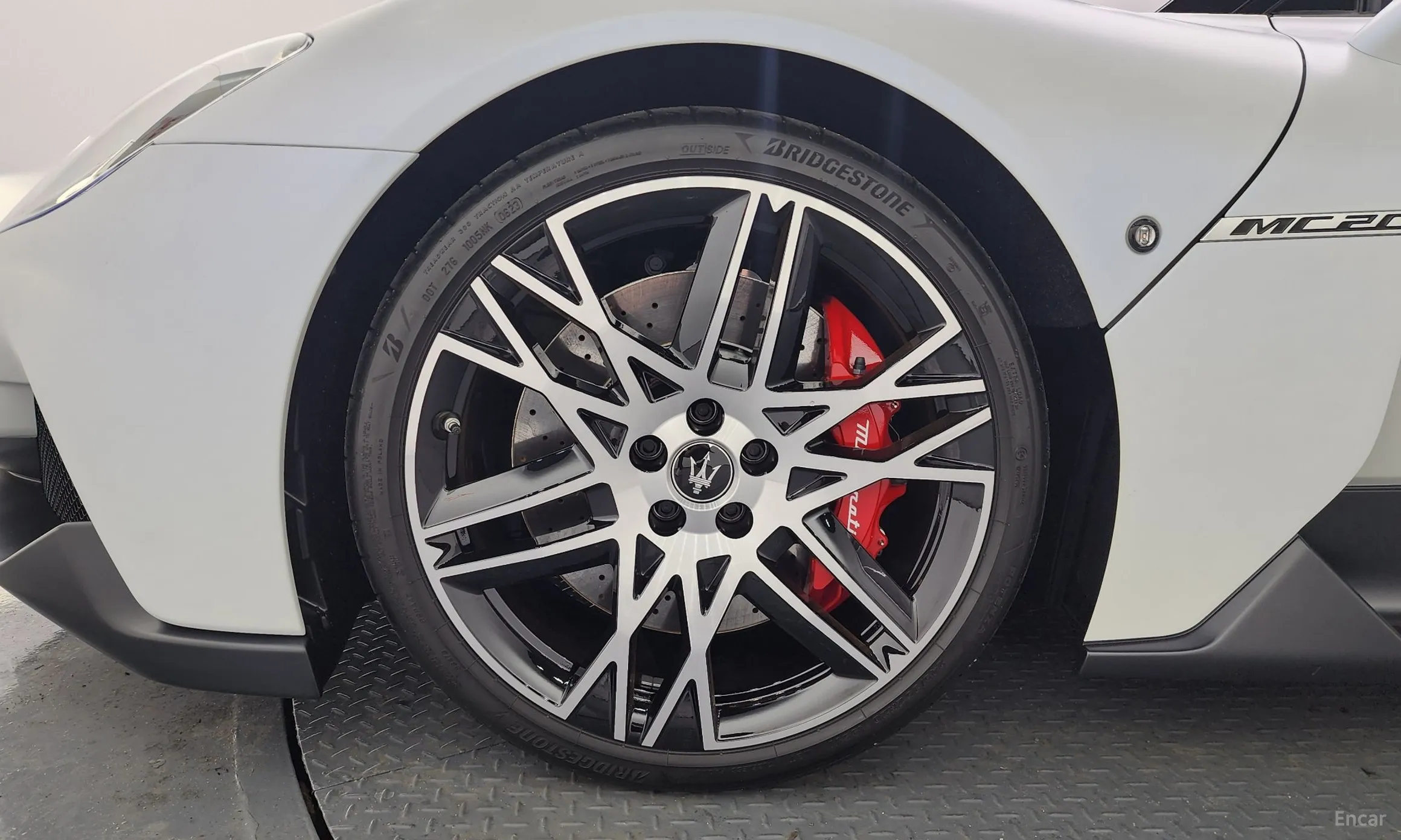 Maserati MC20 превью 5