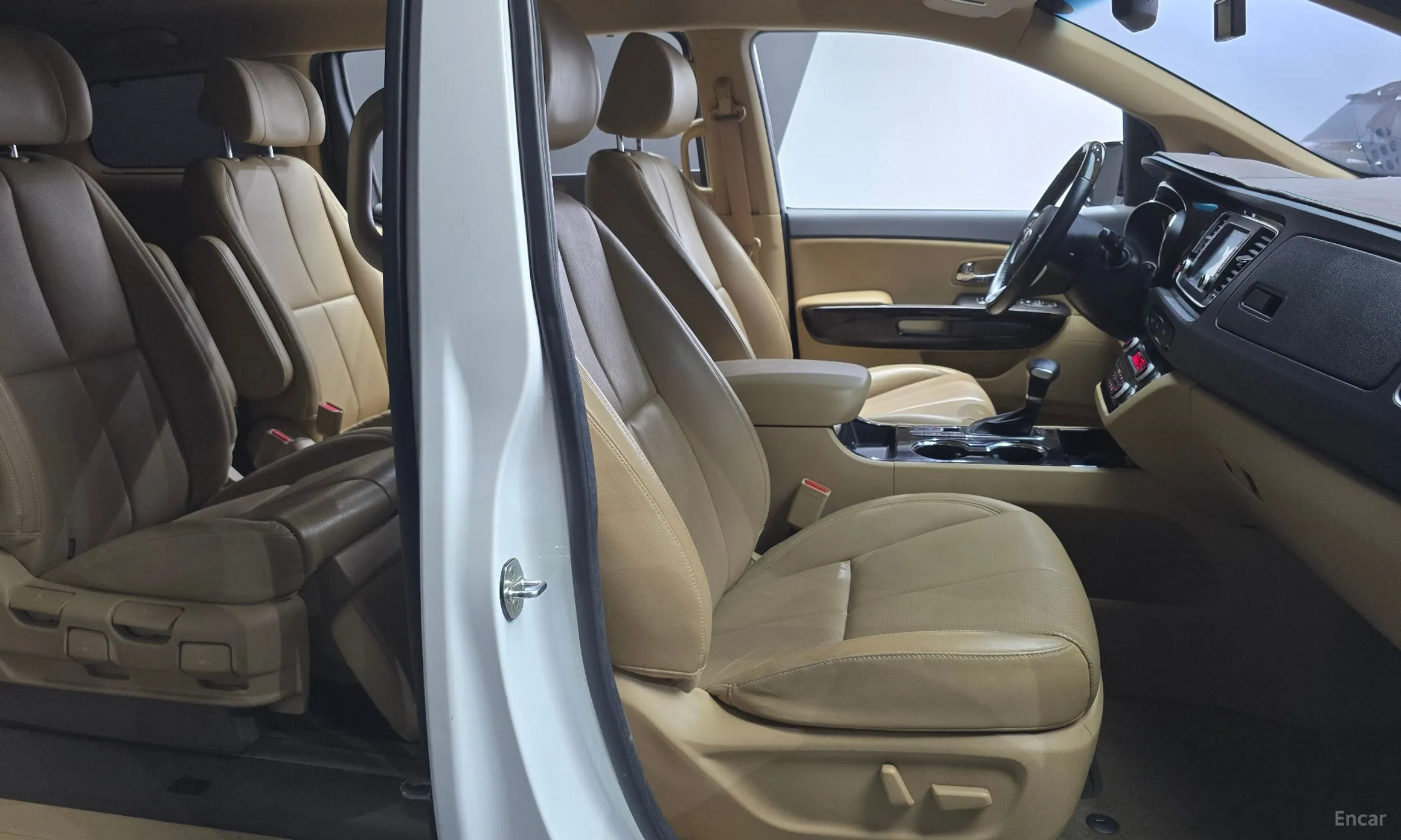Kia Carnival превью 10