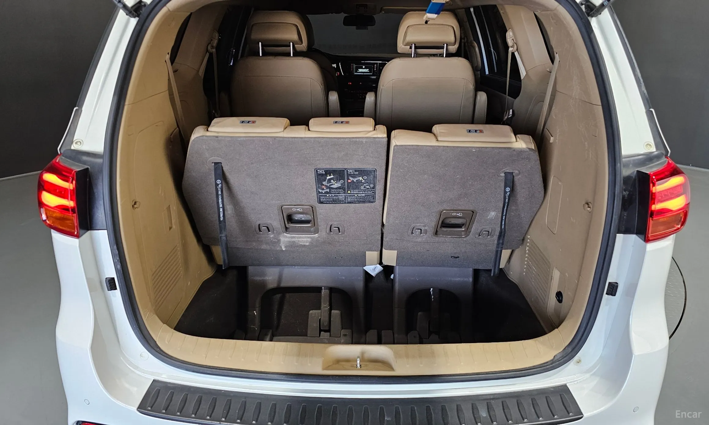 Kia Carnival превью 20