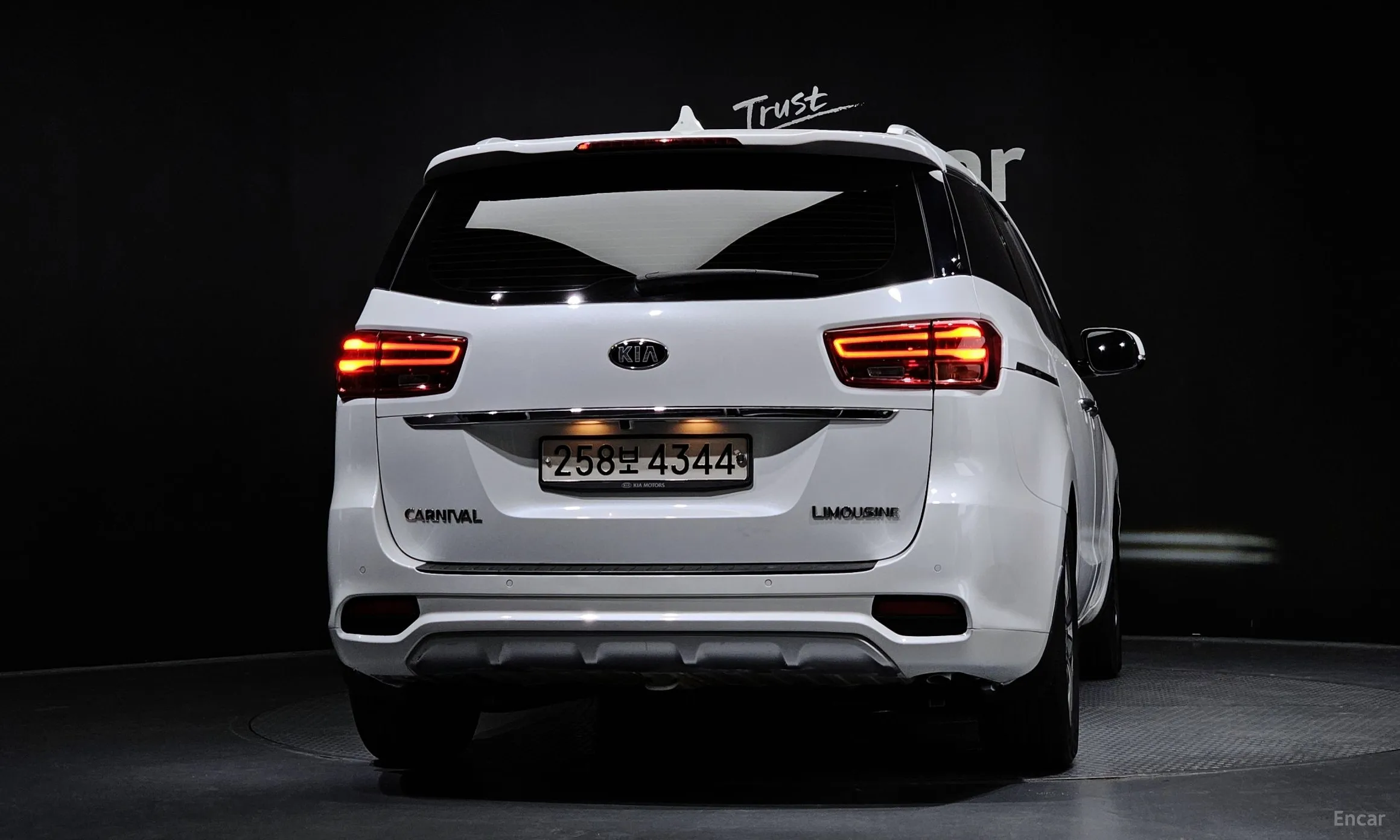Kia Carnival превью 4