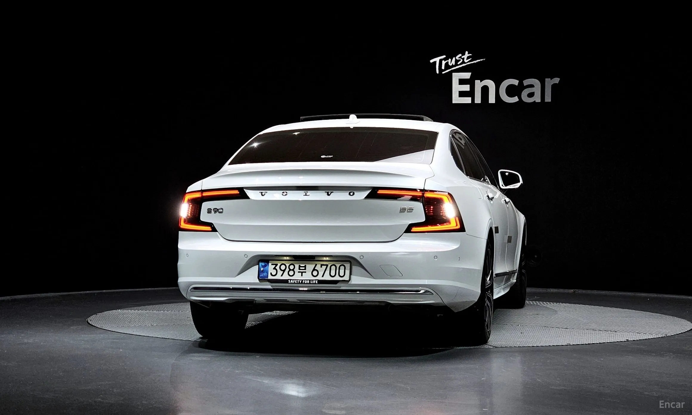 Volvo S90 превью 4