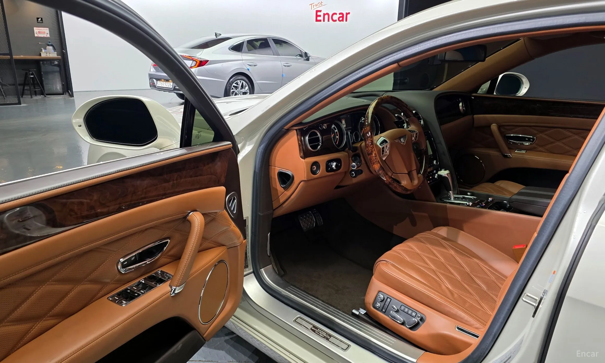 Bentley Flying Spur 2nd Generation превью 10