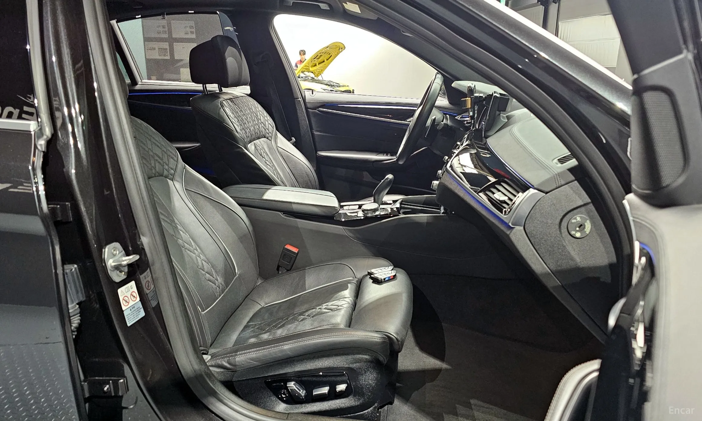BMW 5 Series (G30) превью 11