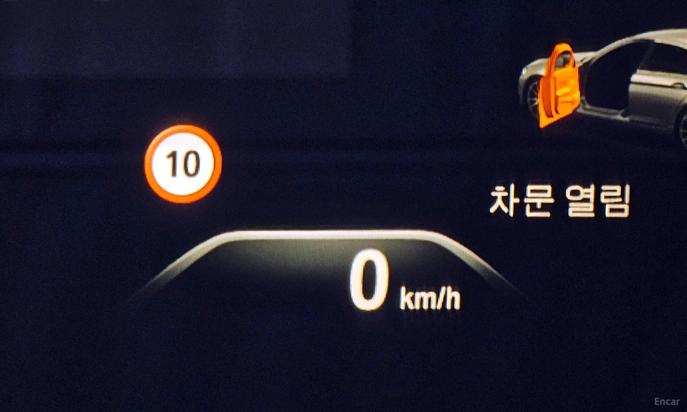 BMW 5 Series (G30) превью 13