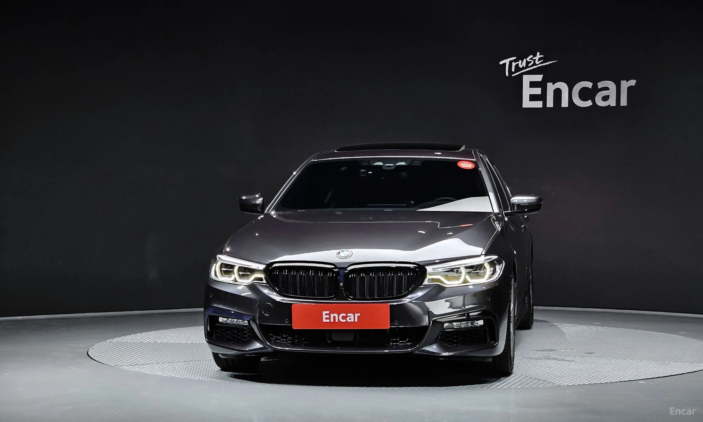 BMW 5 Series (G30) превью 3