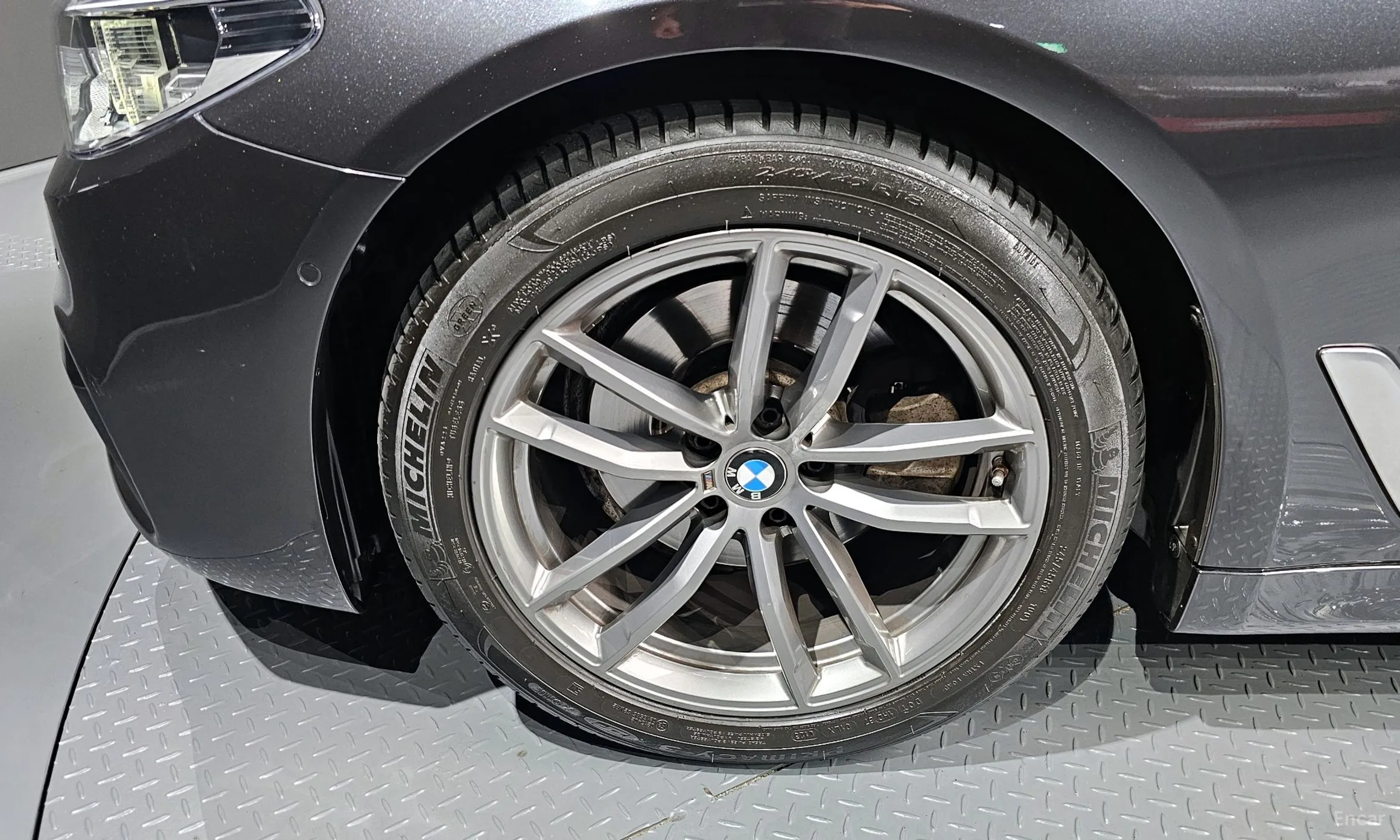 BMW 5 Series (G30) превью 5